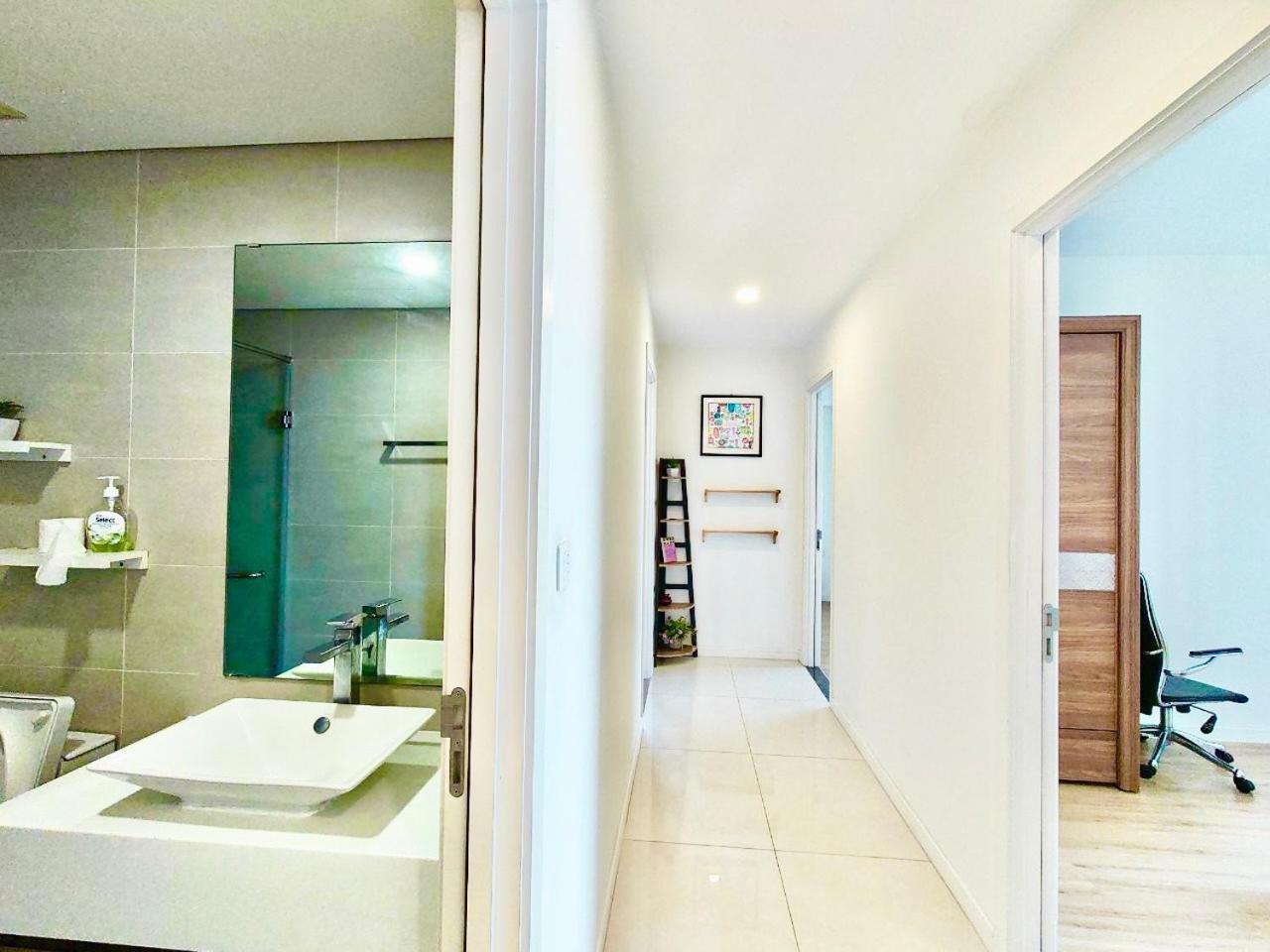 Apartment Premier Aparts - Soho Residence, Central, 10mins To Benthanh Market, Buivien Street Ho Chi Minh City