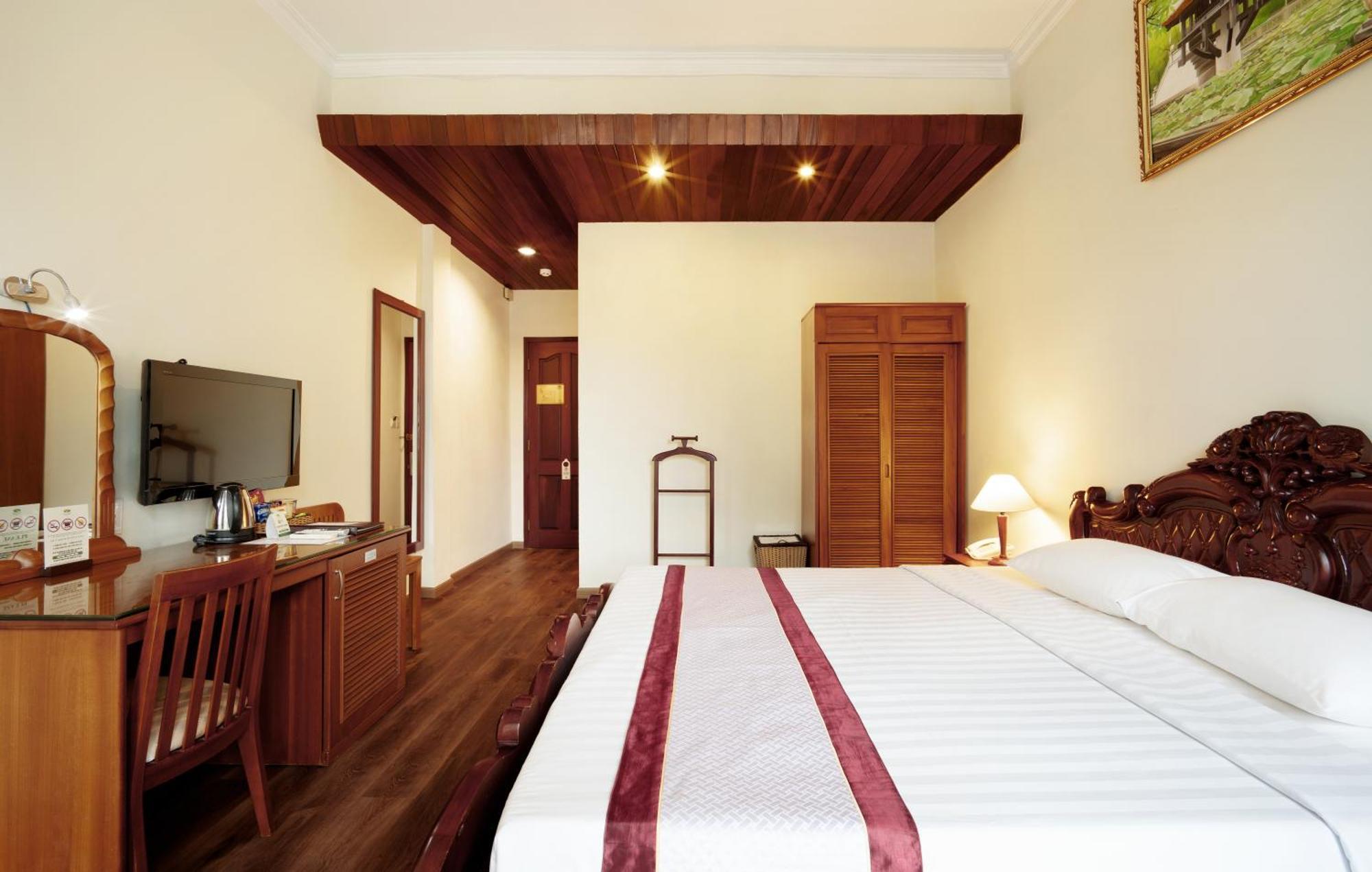 Khách sạn Victory Sai Gon 3*