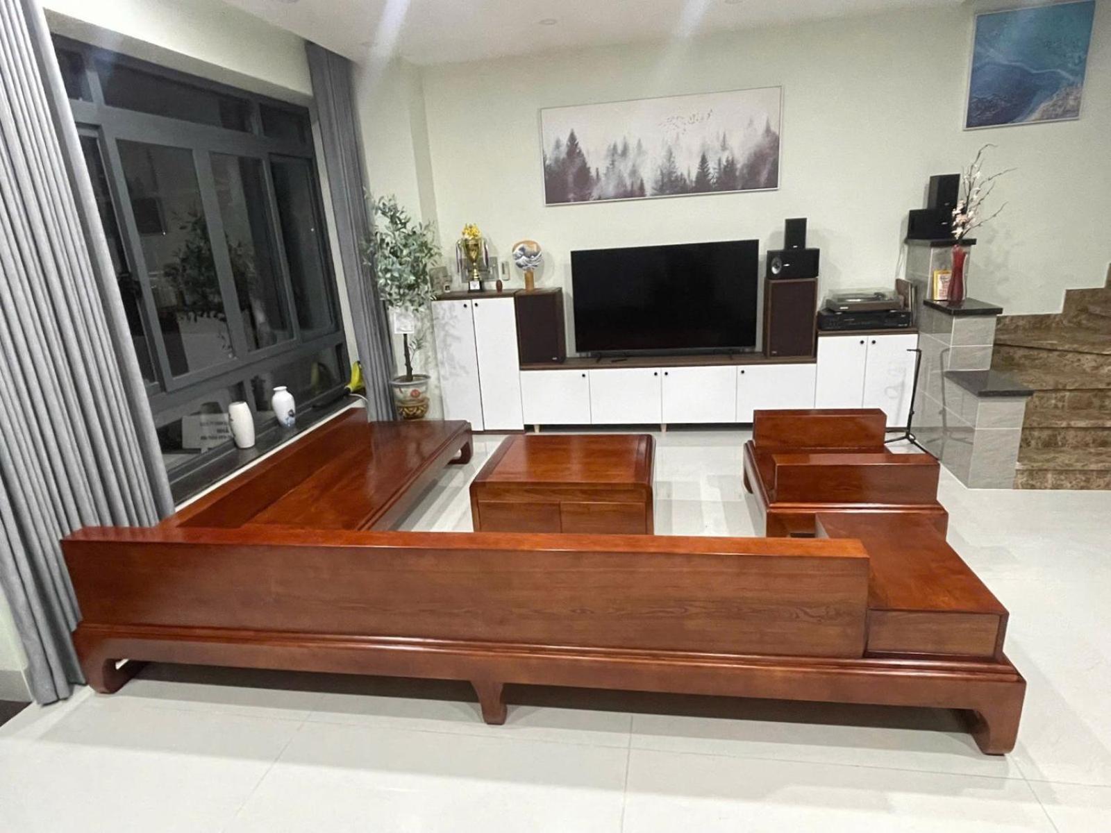 Fully Equipped 4-bedroom, 3-storey House * Ho Chi Minh City