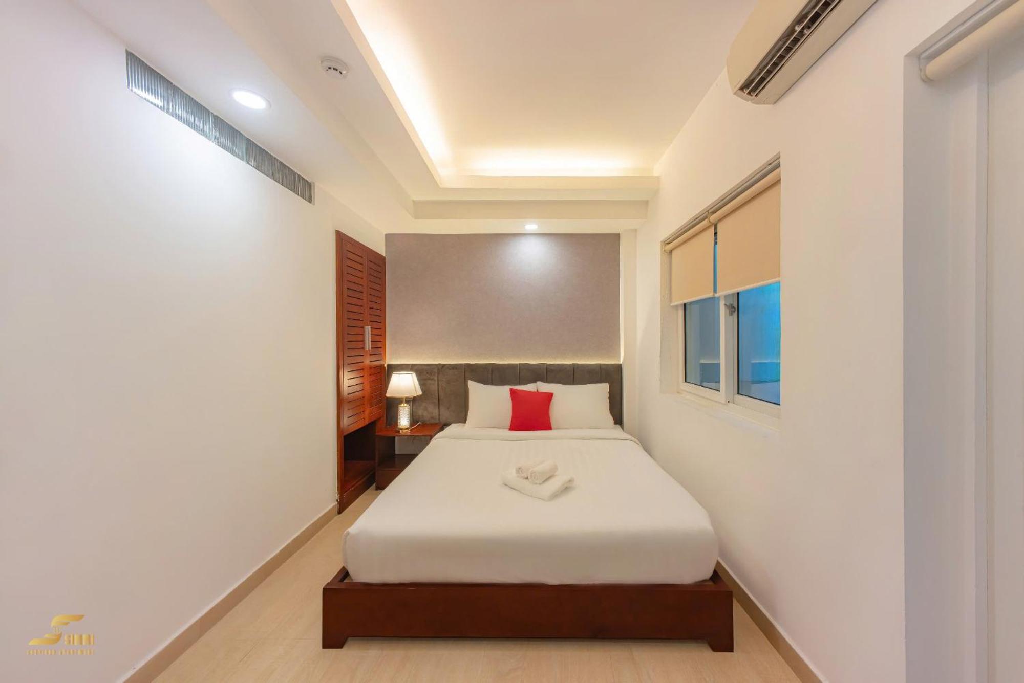 Simmi 5 & Ho Chi Minh City