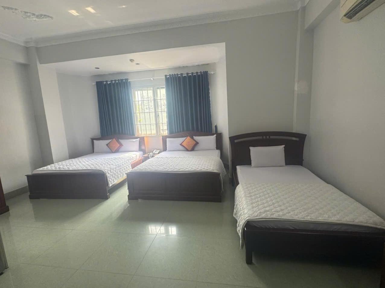 Hotel Khach San Thanh Hong Ho Chi Minh City