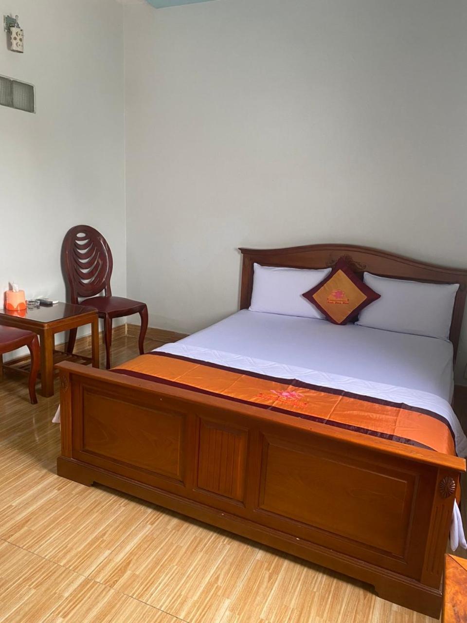 Hotel Khach San Thanh Hong 2*