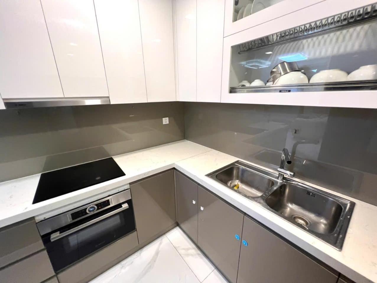 Apartment Inside Landmark81 Tallest Building *