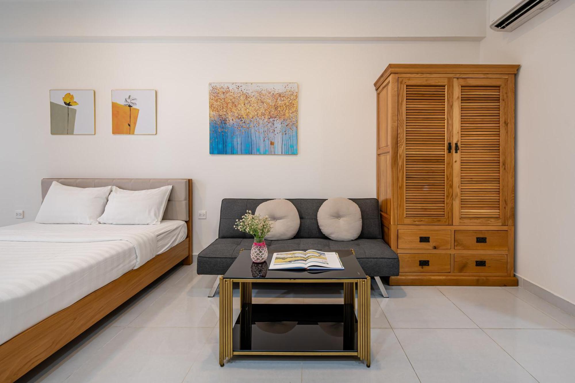 Aparthotel Otis Soho Saigon Balcony 4*
