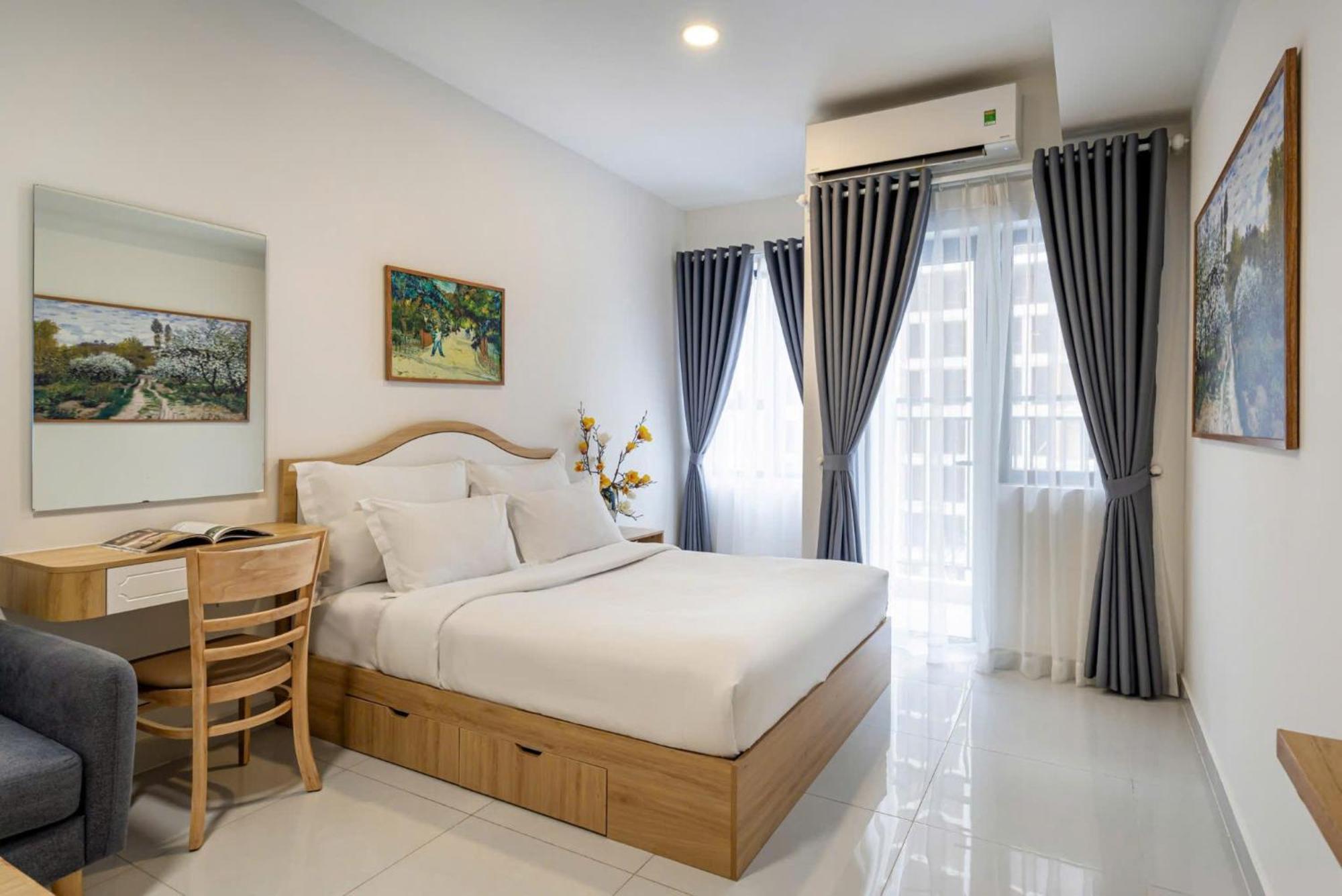 Aparthotel Otis Soho Saigon Balcony 4*