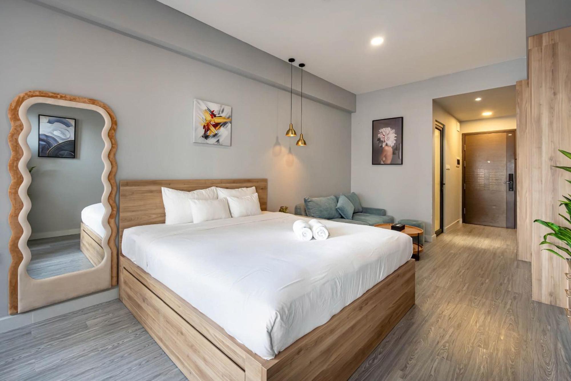 Aparthotel Otis Soho Saigon Balcony Ho Chi Minh City