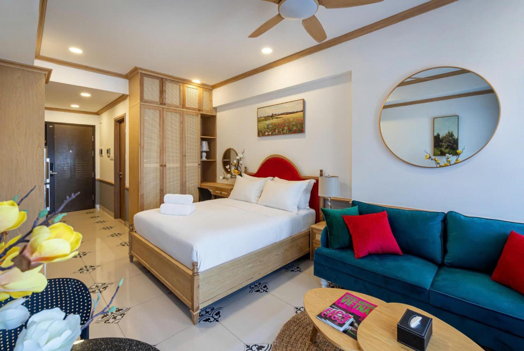 Aparthotel Otis Soho Saigon Balcony 4*