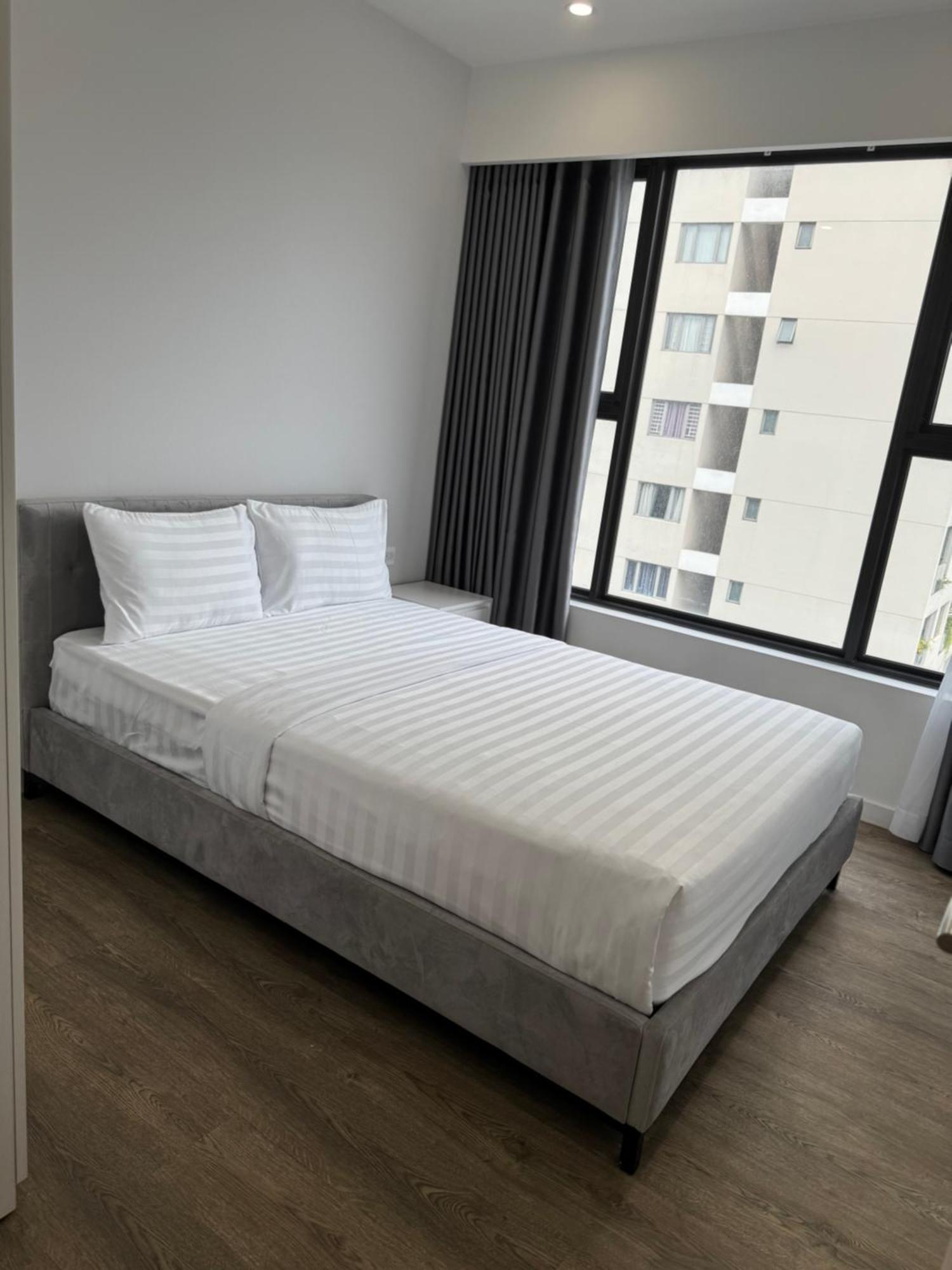 Hung Phuc Premier - Near Secc - 3 Br Apartment *