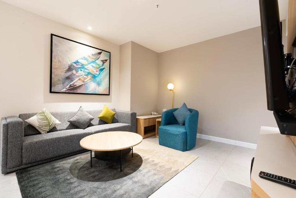 Lusso - D1mension & Zenity Residence, Sg's Heart