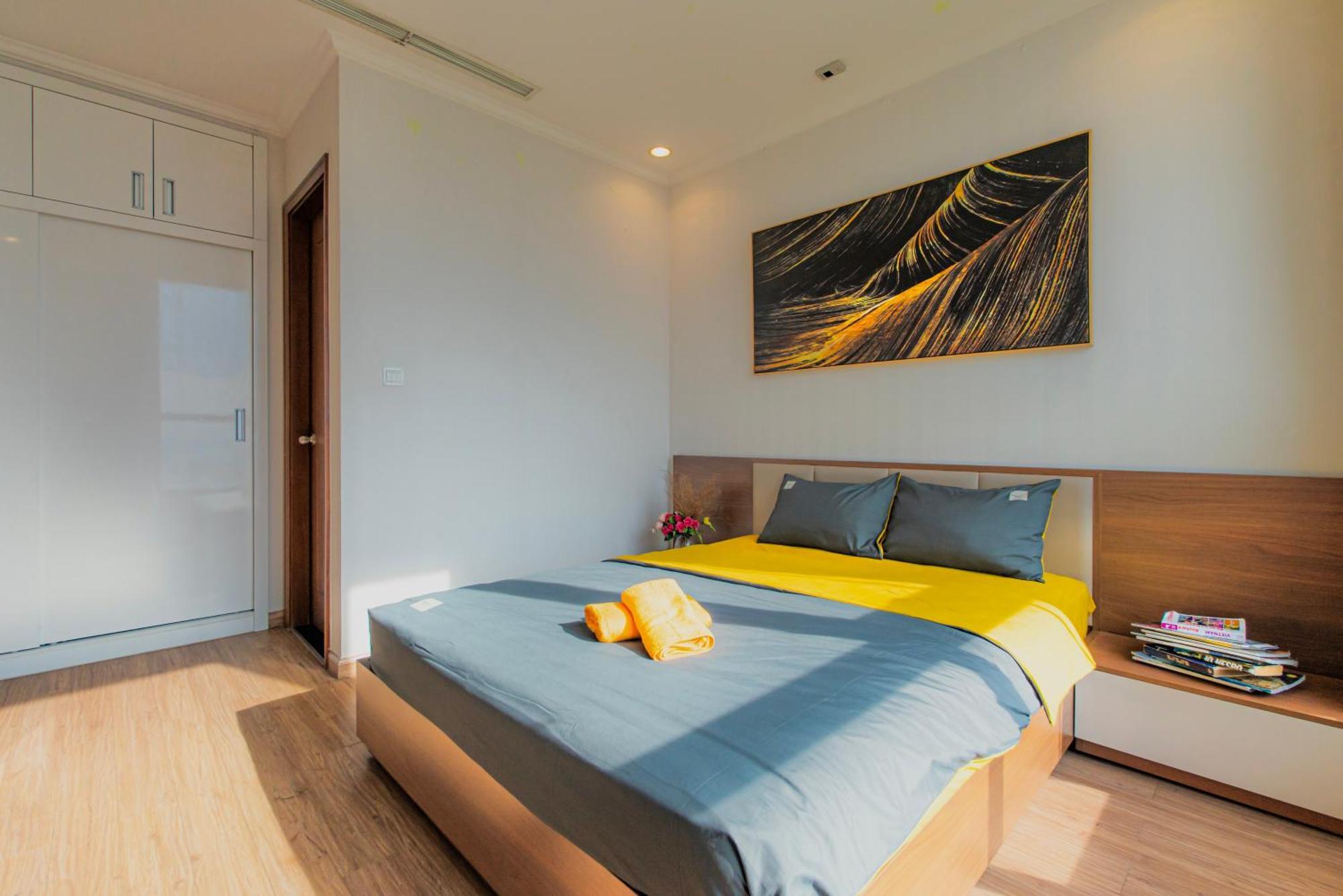 - Vinhomes Park, Landmark 81 Area & Ice Skating Rink