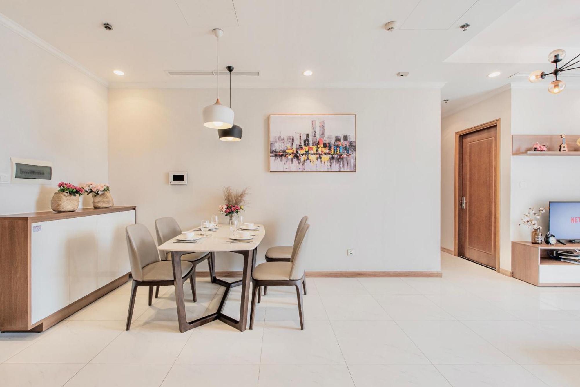 - Vinhomes Park, Landmark 81 Area & Ice Skating Rink