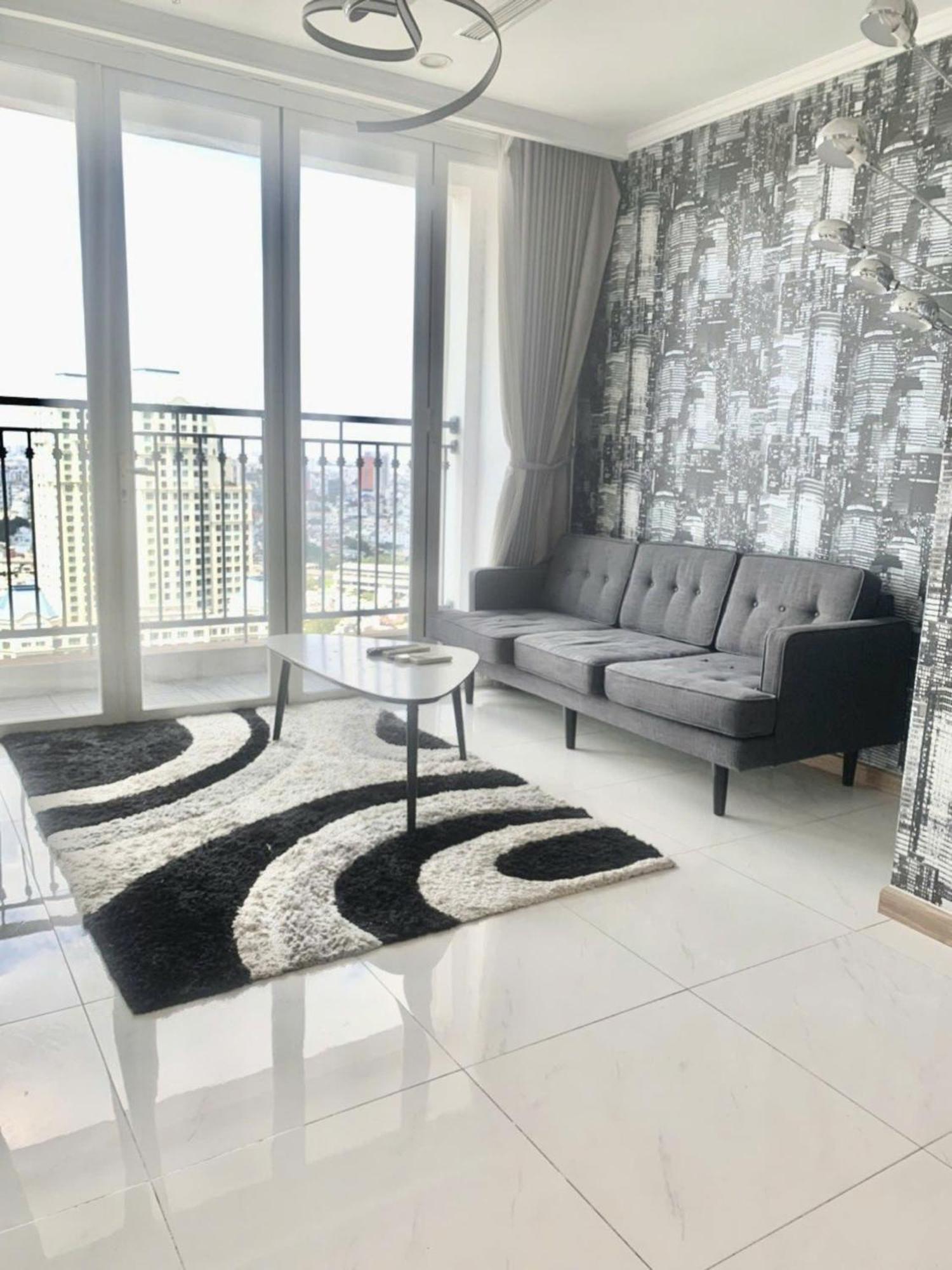 - Vinhomes Park, Landmark 81 Area & Ice Skating Rink *