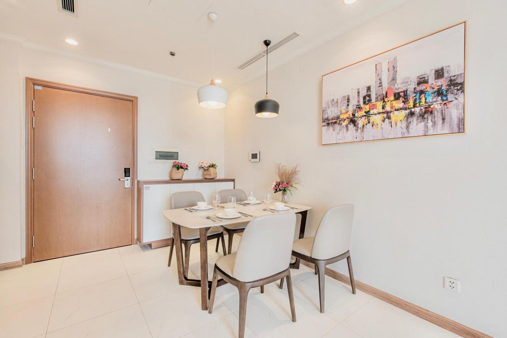 - Vinhomes Park, Landmark 81 Area & Ice Skating Rink Apartment Ho Chi Minh City