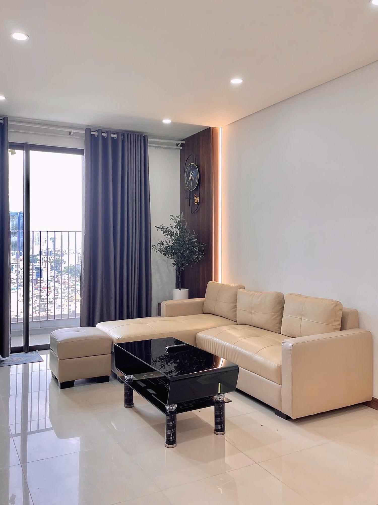 Ha Do Centrosa Building , Ba Thang Street, Distrist 10 *