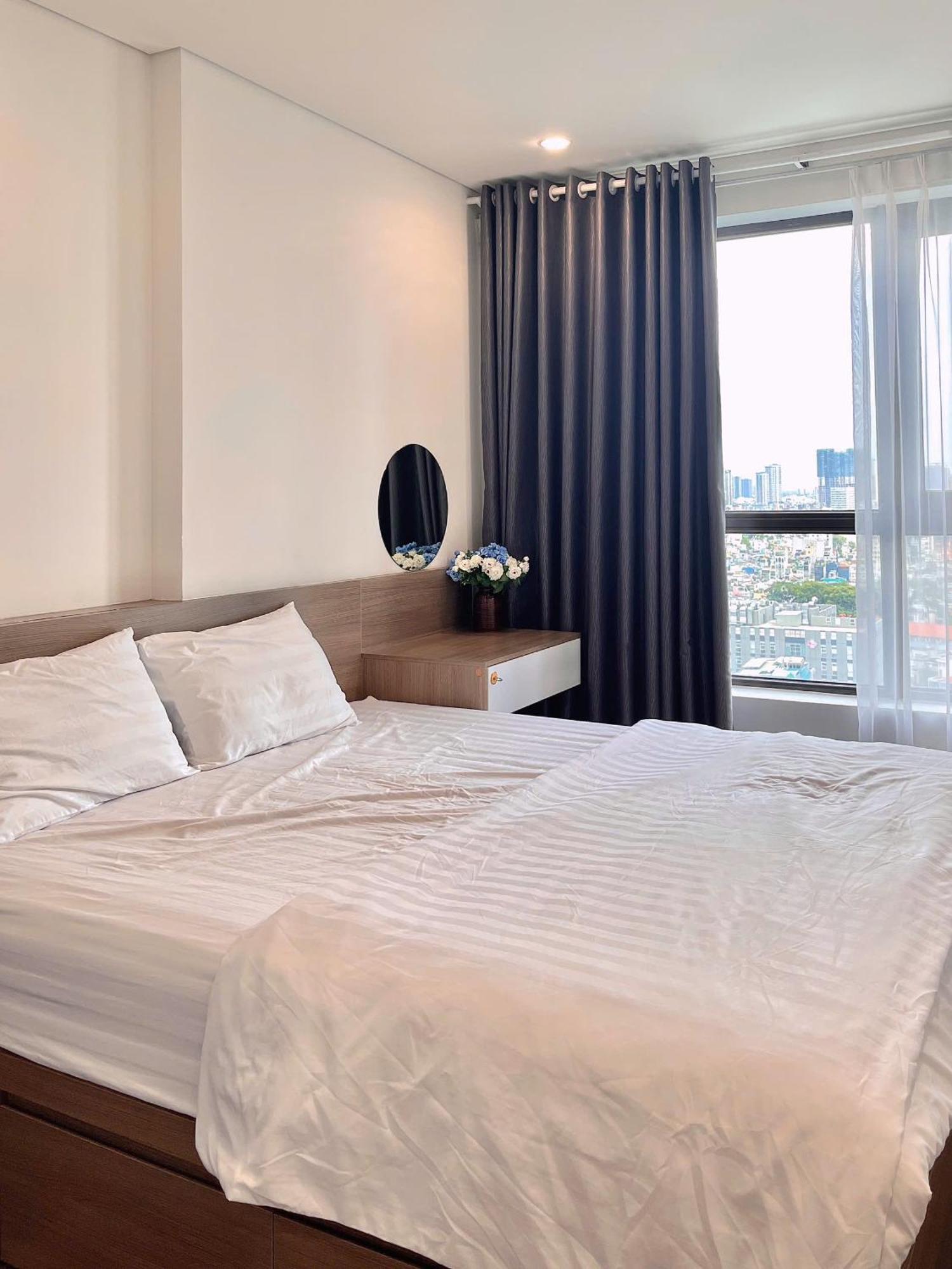 Apartment Ha Do Centrosa Building , Ba Thang Street, Distrist 10 *