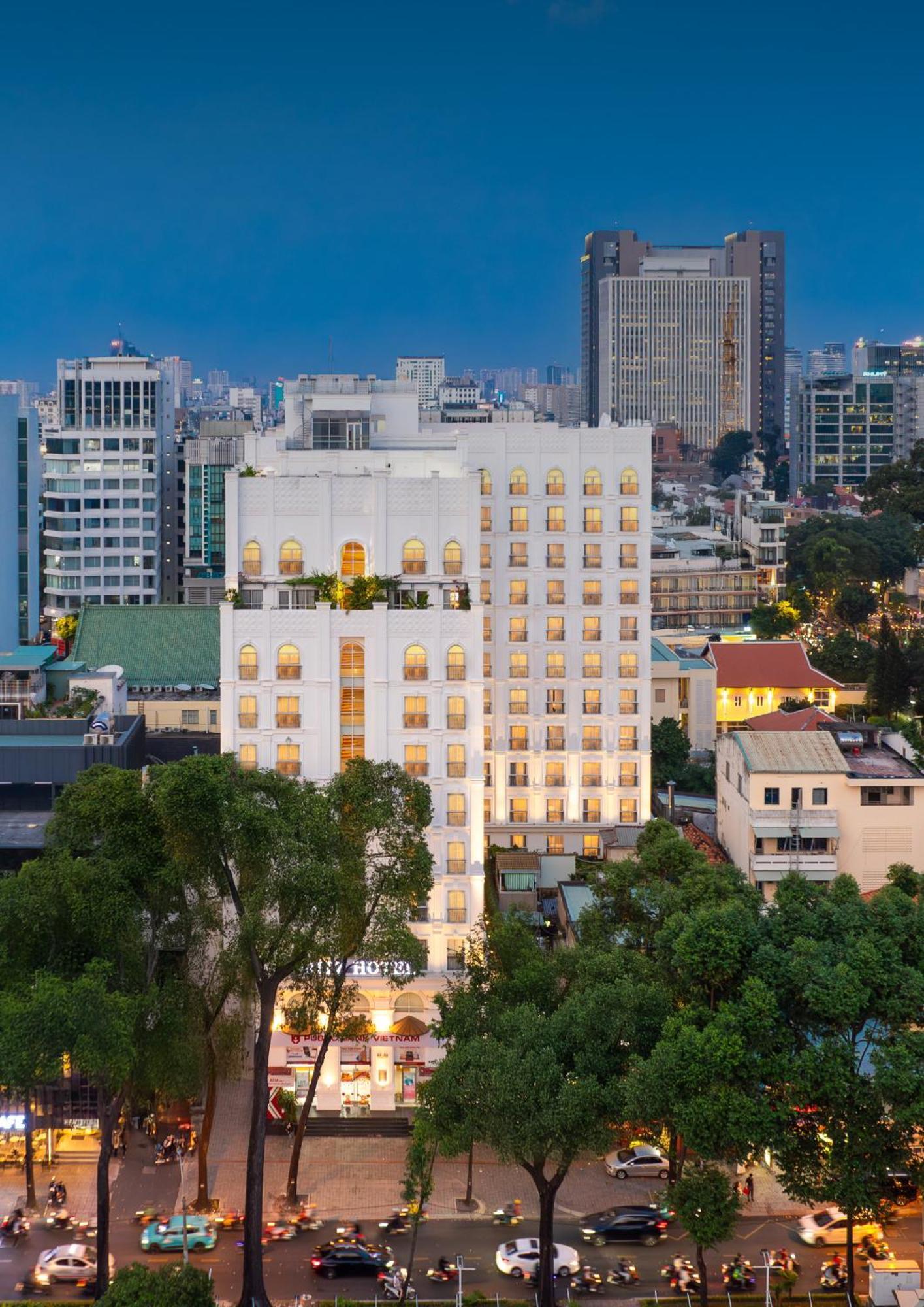 T-ritz Saigon & 4* Bandar Ho Chi Minh