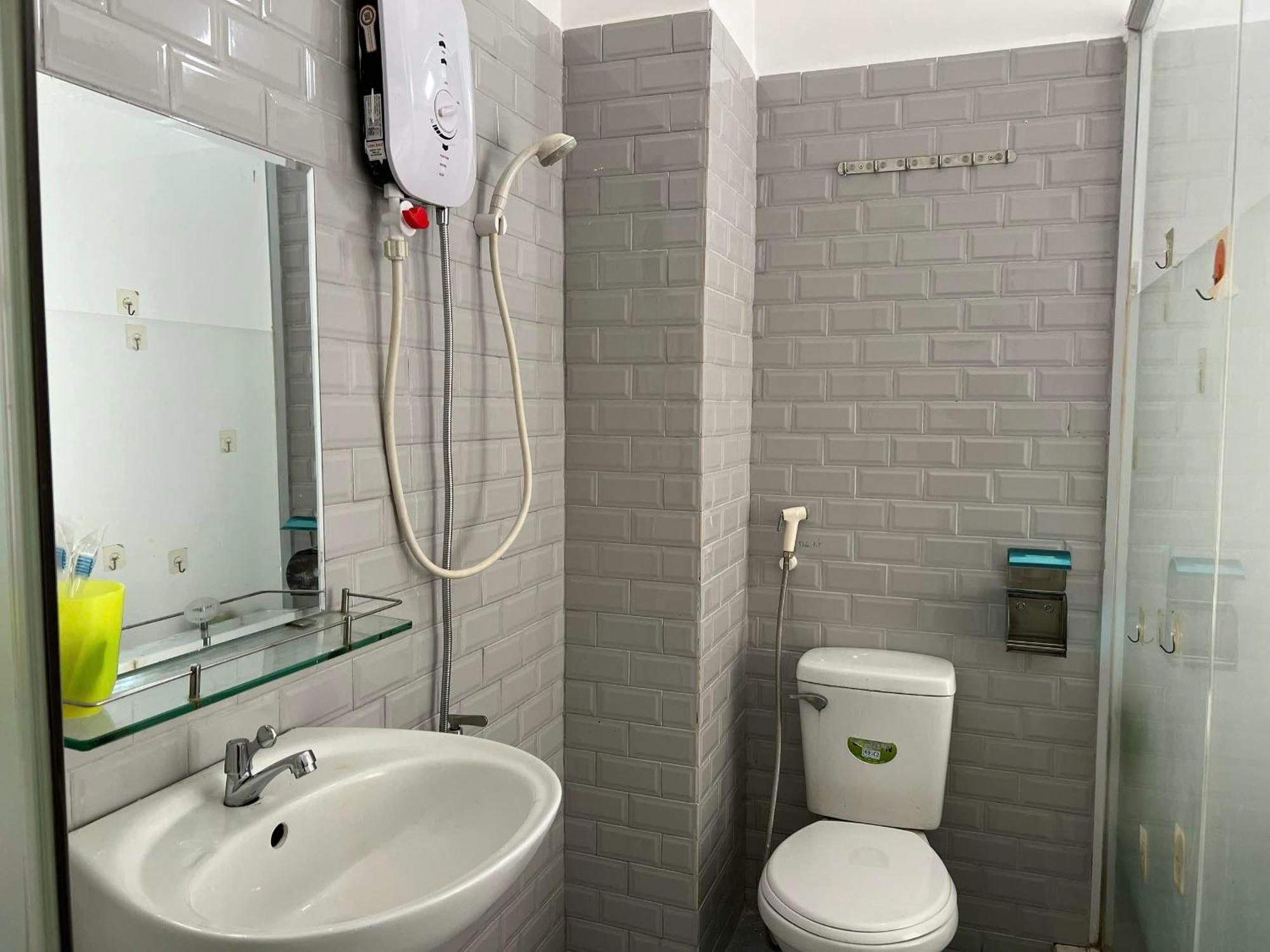 Vuong Tron Hotel *