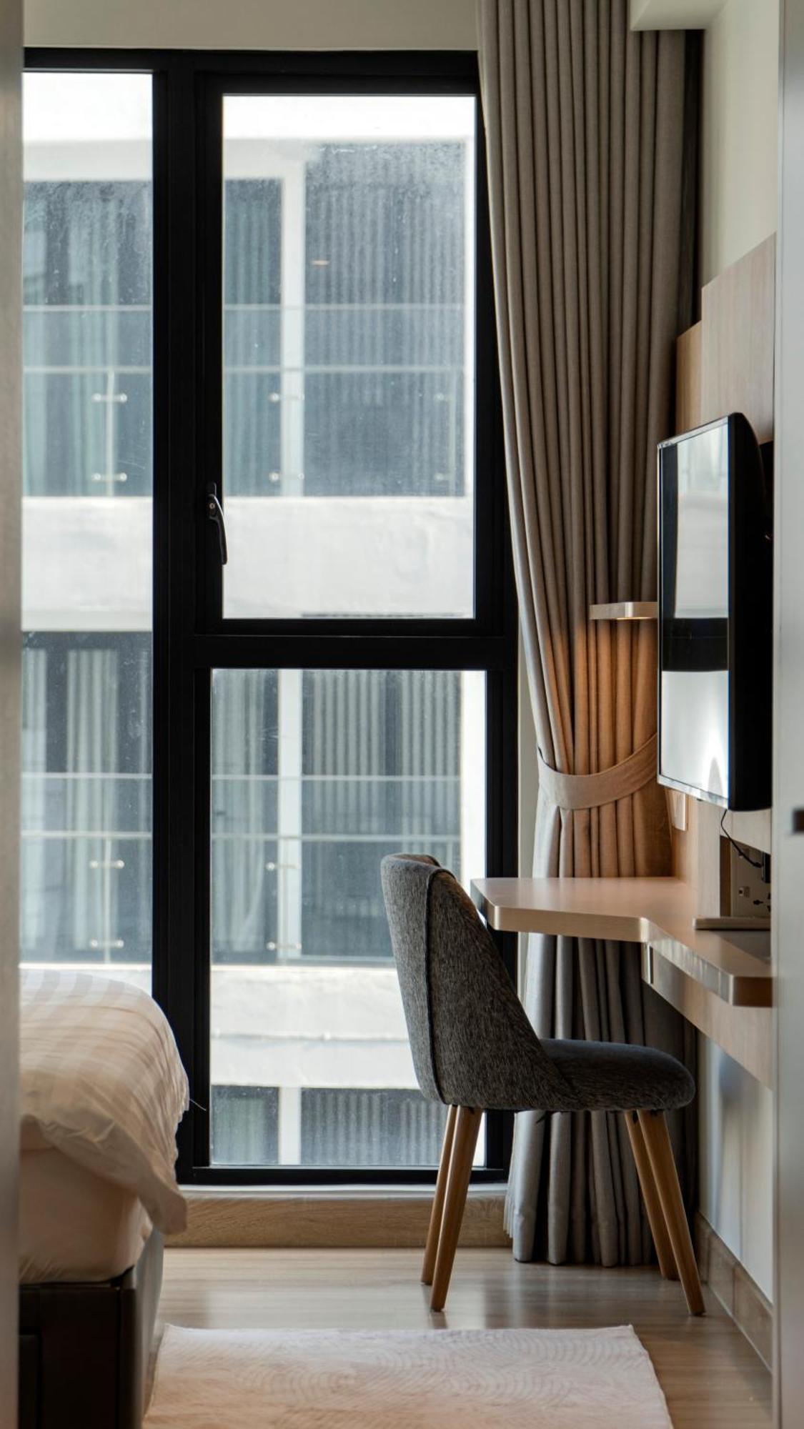 Elegant Zenity And D1mension In District 1 - Host By Thomas Ho Chi Minh City