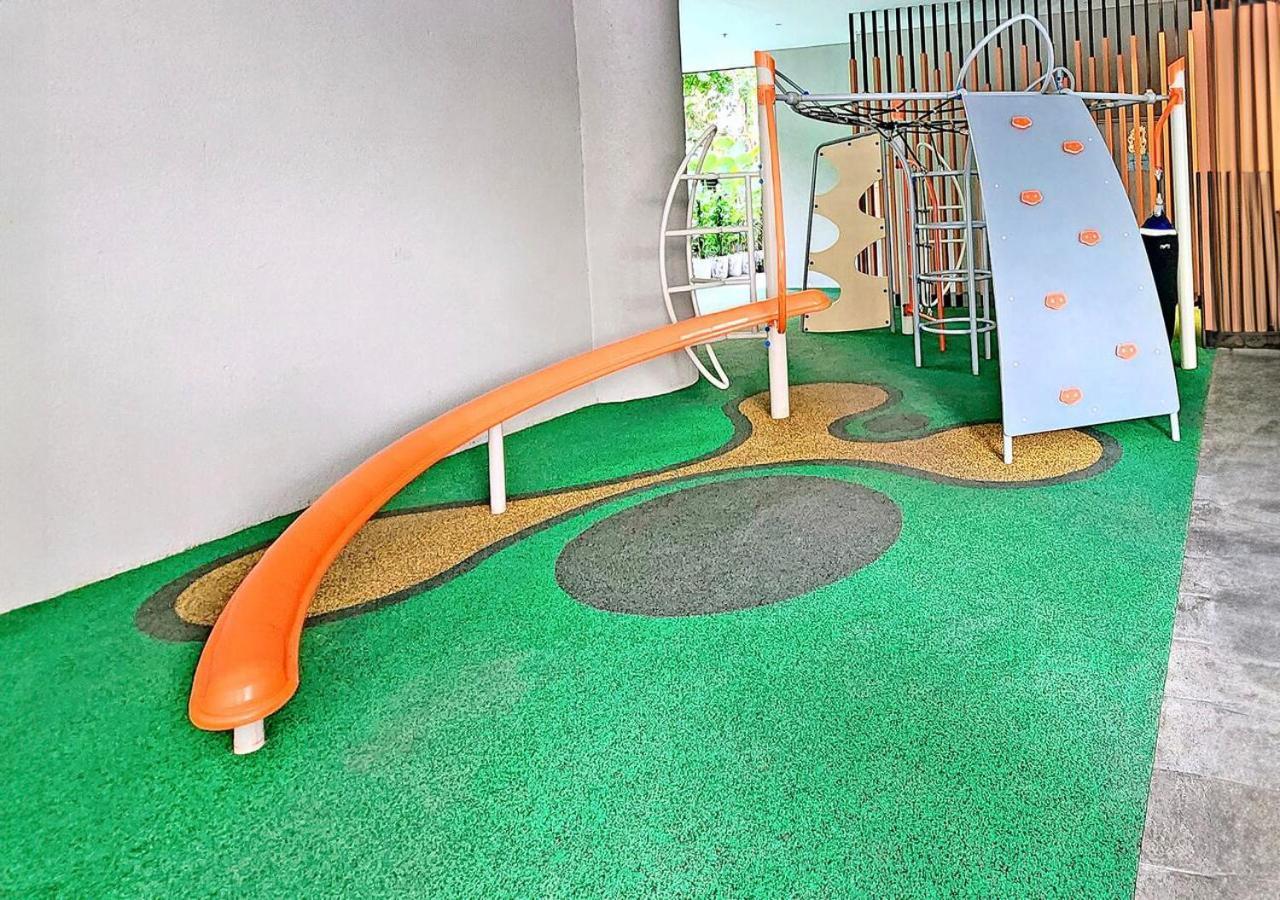 Elegant Zenity And D1mension In District 1 - Host By Thomas * Ho Chi Minh City