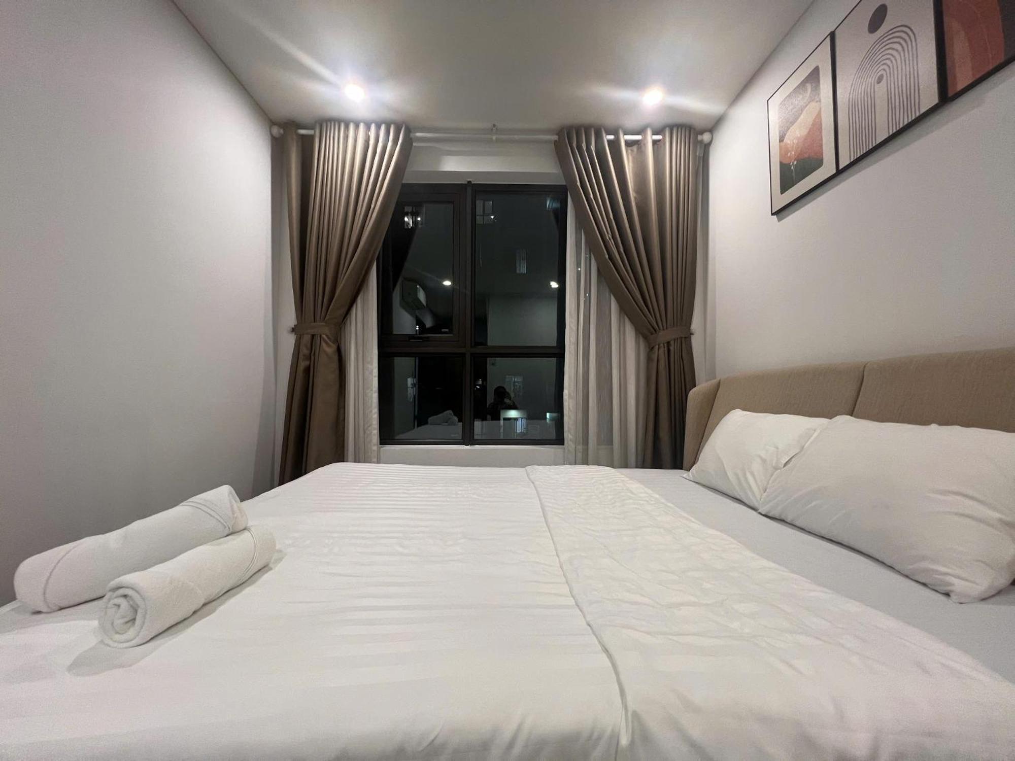Ha Do Centrosa Building , Ba Thang Street, Distrist 10 *