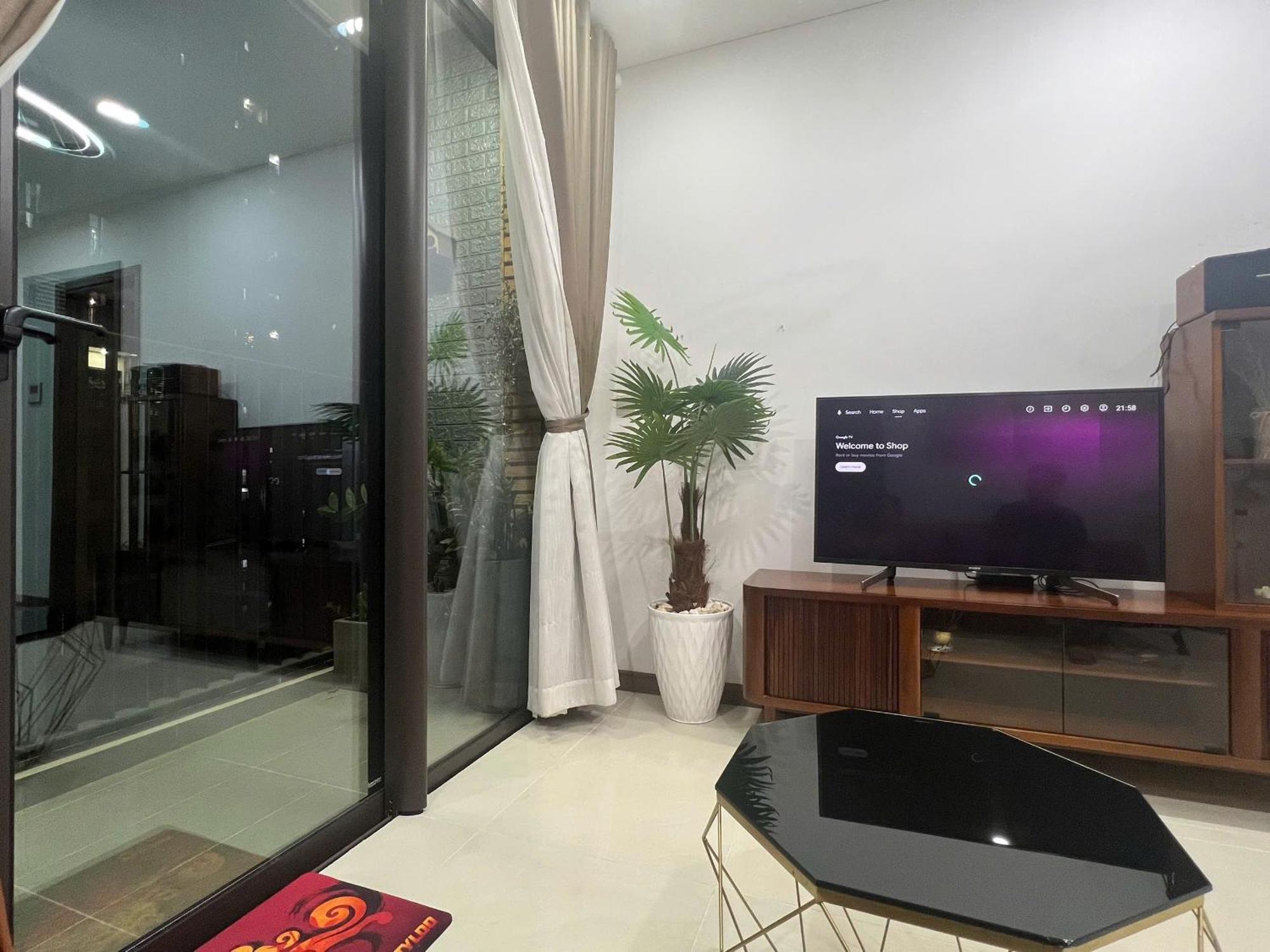 Ha Do Centrosa Building , Ba Thang Street, Distrist 10 *