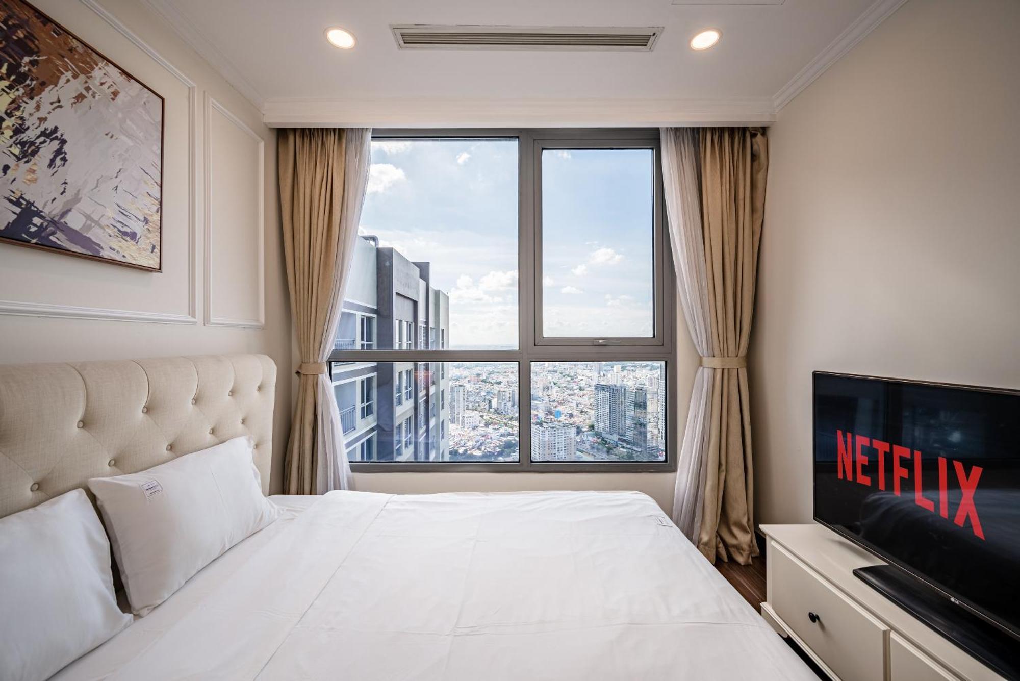 Luxury Vinhomes Landmark Apartment