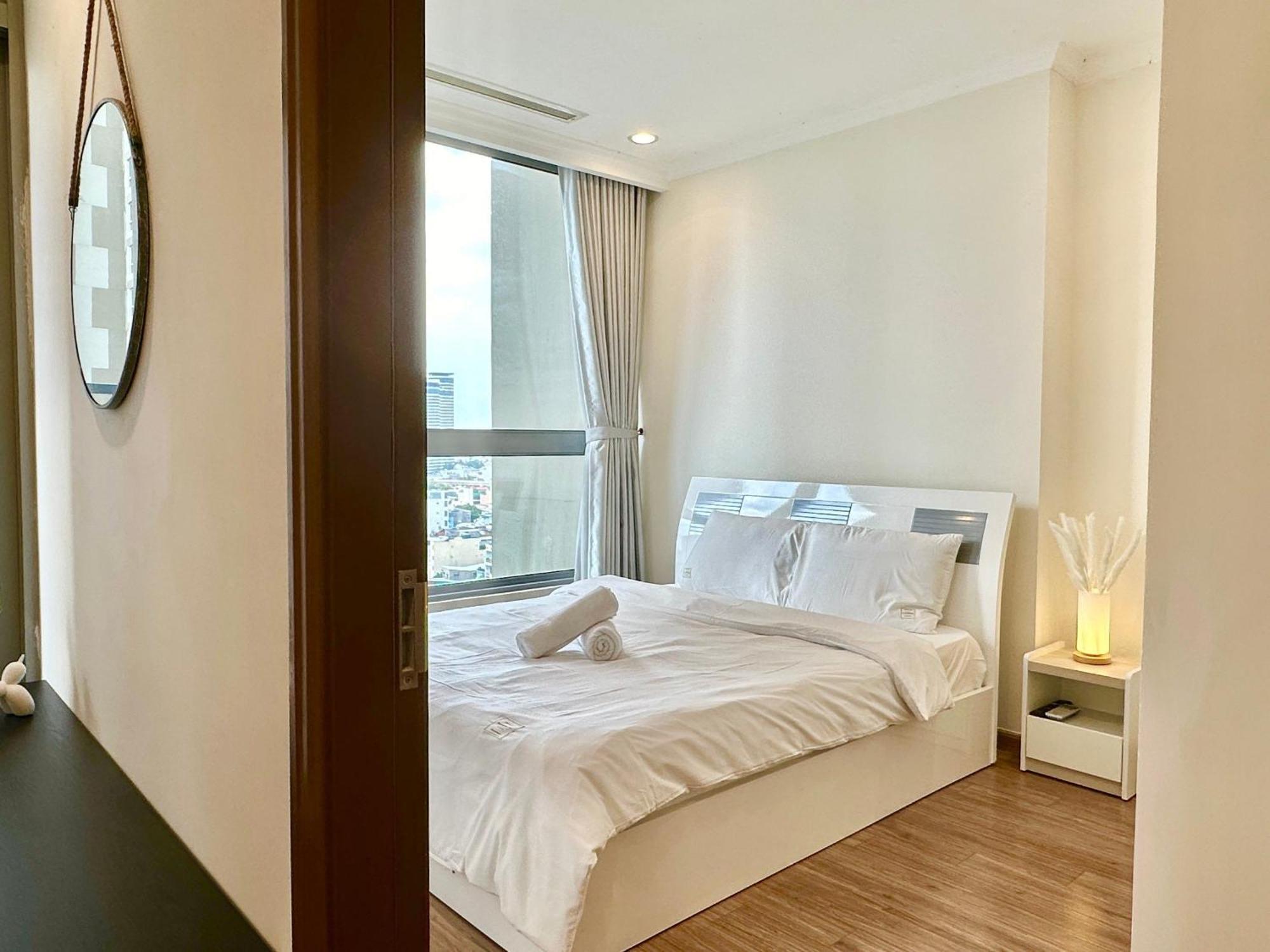 Luxury Vinhomes Landmark Apartment *