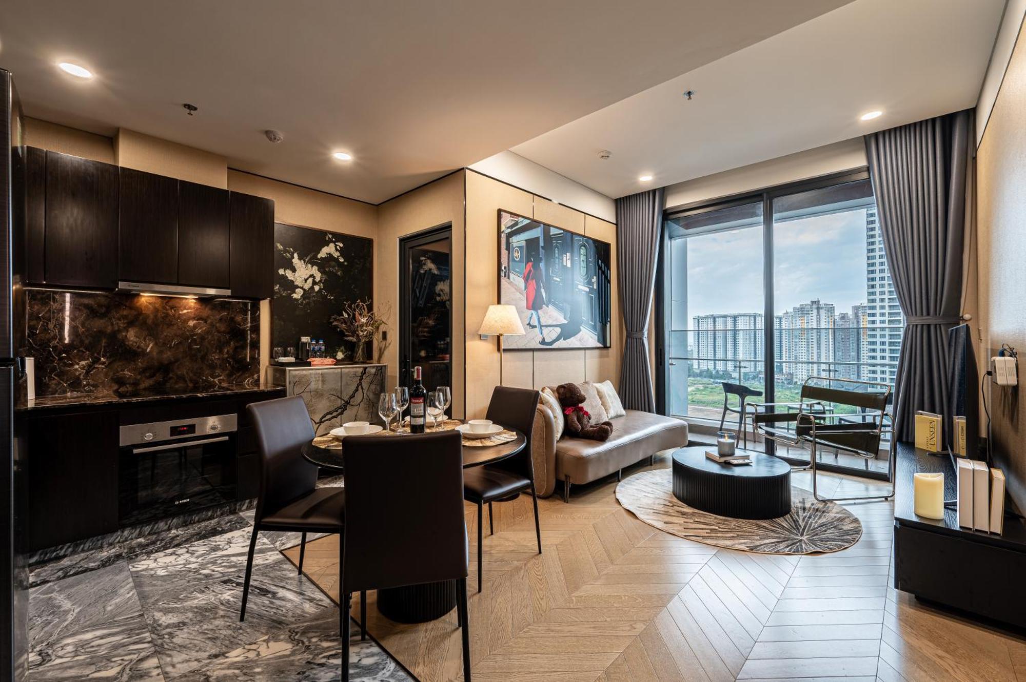 Lumiere Riverside - Raymond Holm - Luxurious 5-star