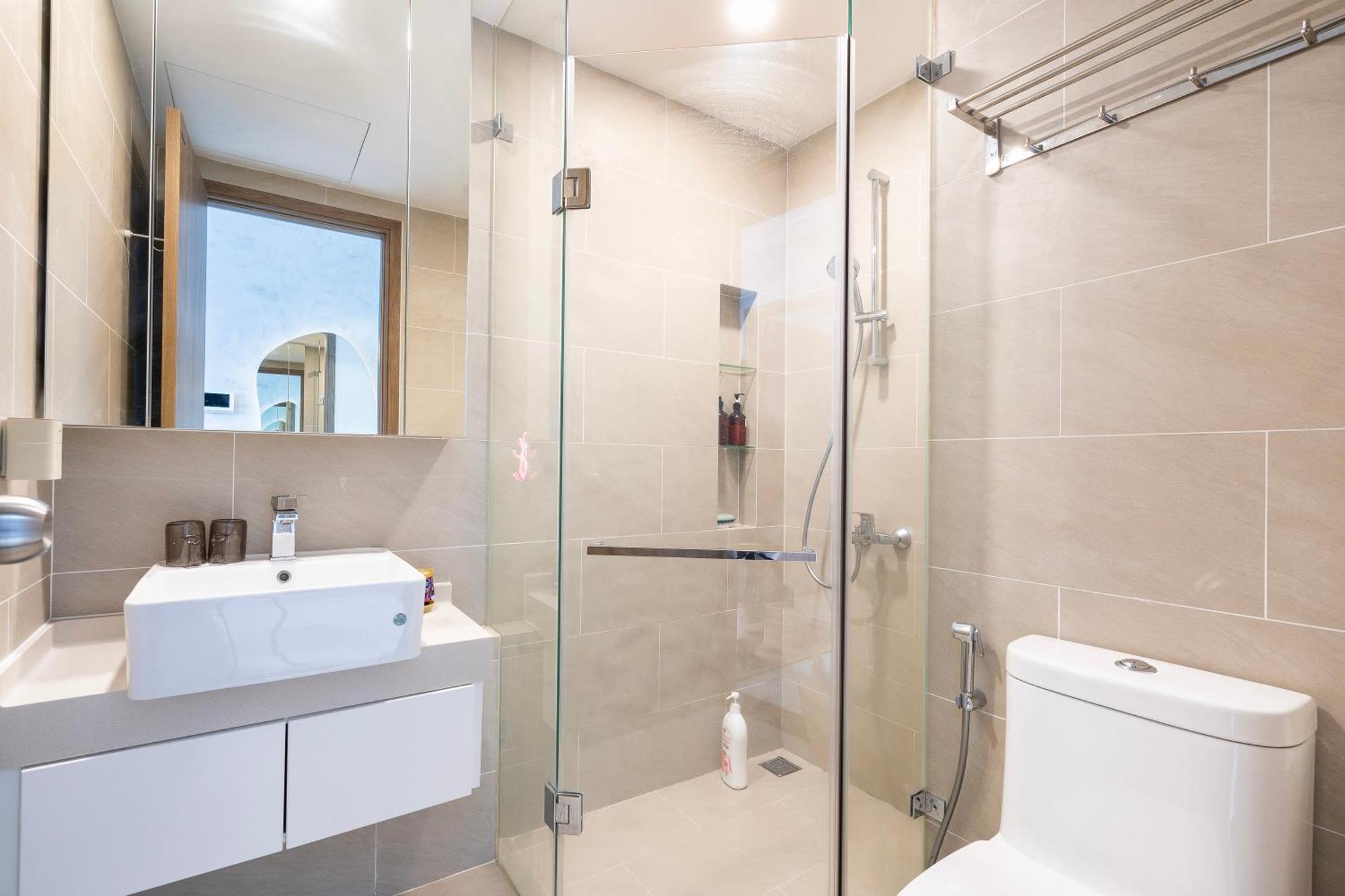 River Panorama 2 Bedroom Luxury District 7 *