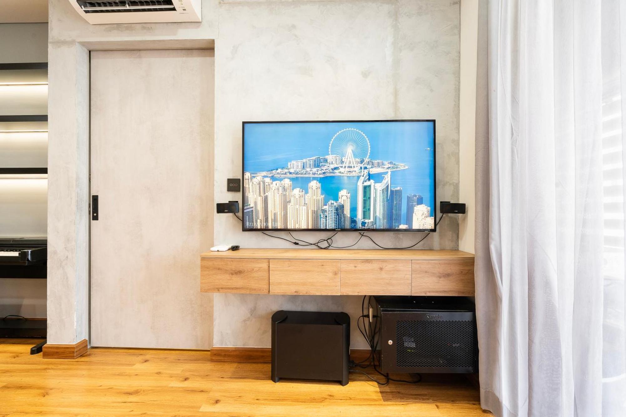River Panorama 2 Bedroom Luxury District 7 *