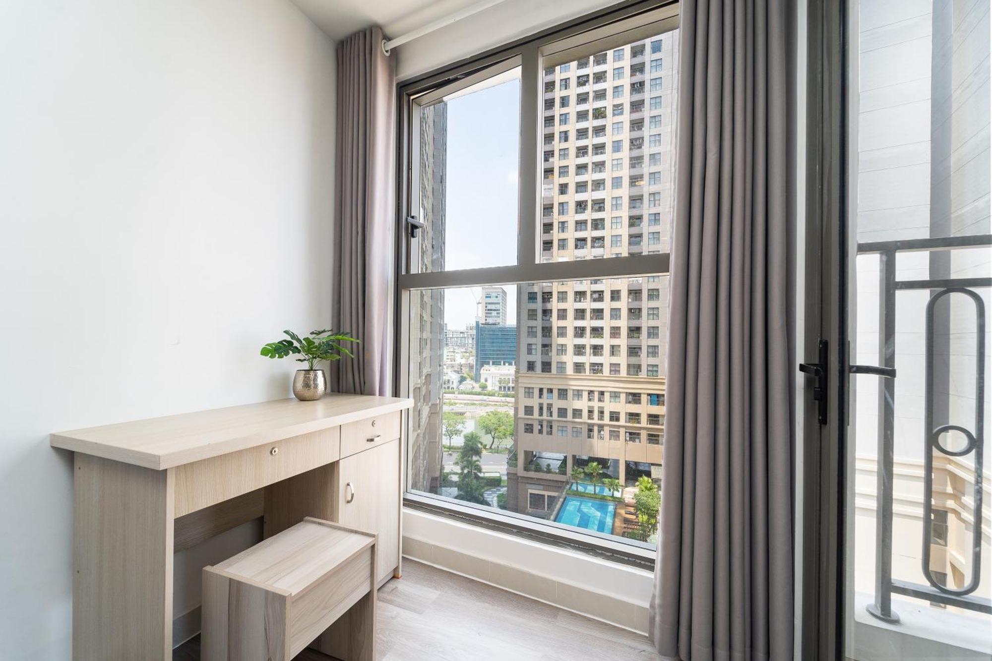 Saigon Royal D4 - Serene Pool View - Hana *