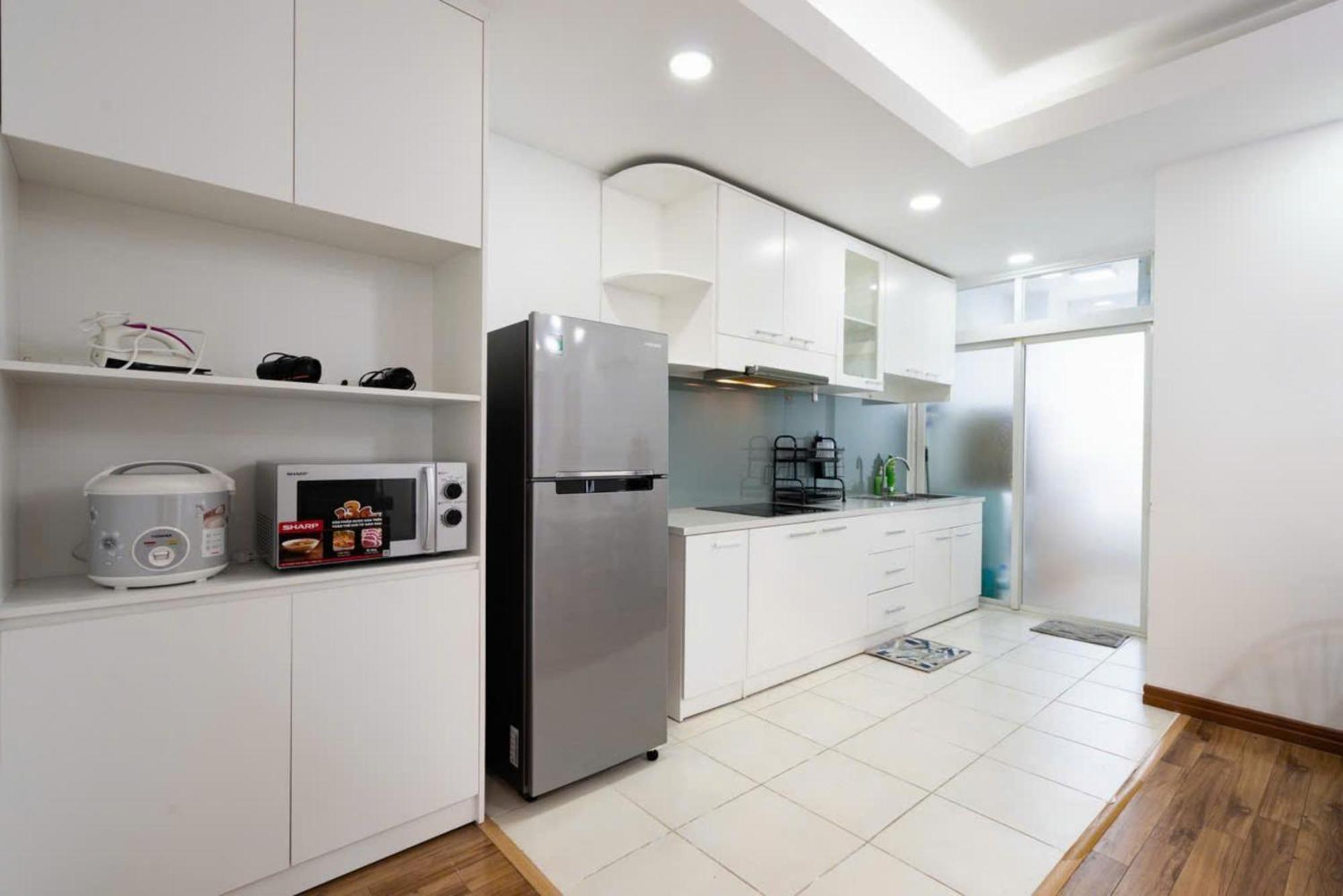 Otis - Balcony View - Steps From Bui Vien - International Plaza Building - District 1 *