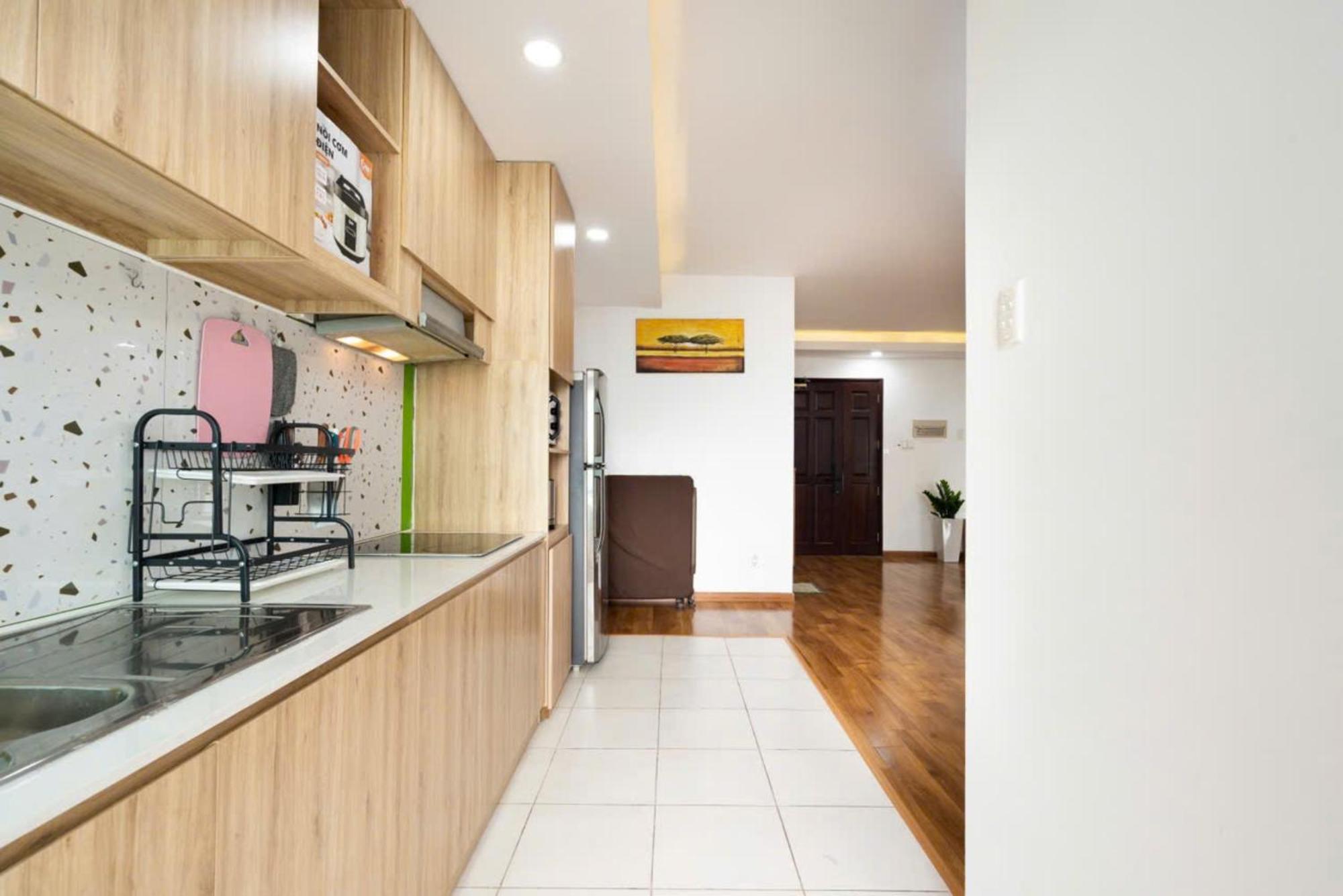 Otis - Balcony View - Steps From Bui Vien - International Plaza Building - District 1 Ho Chi Minh City