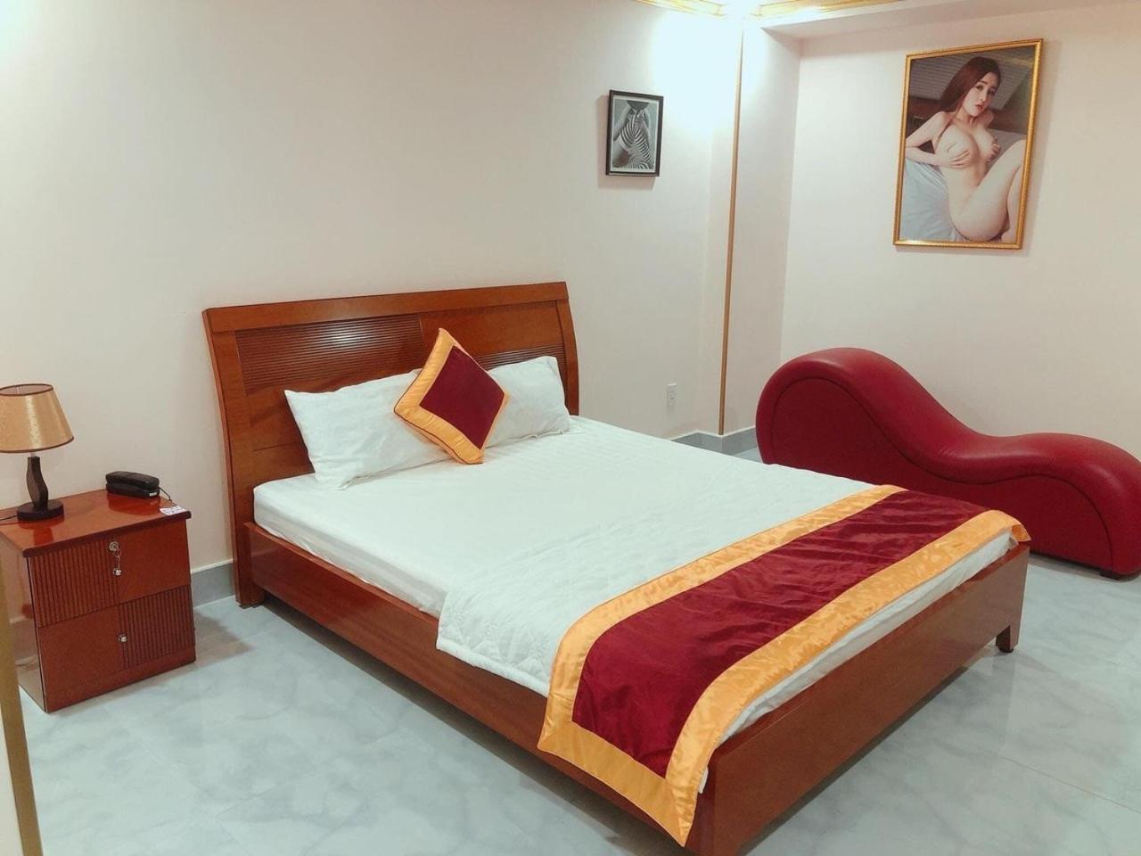 Nhan Duc 2* Ho Chi Minh City