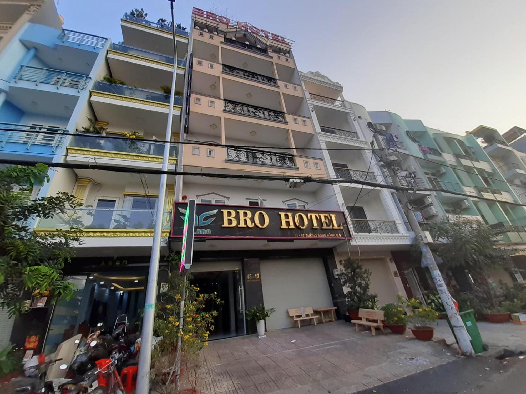 Bros Hotel