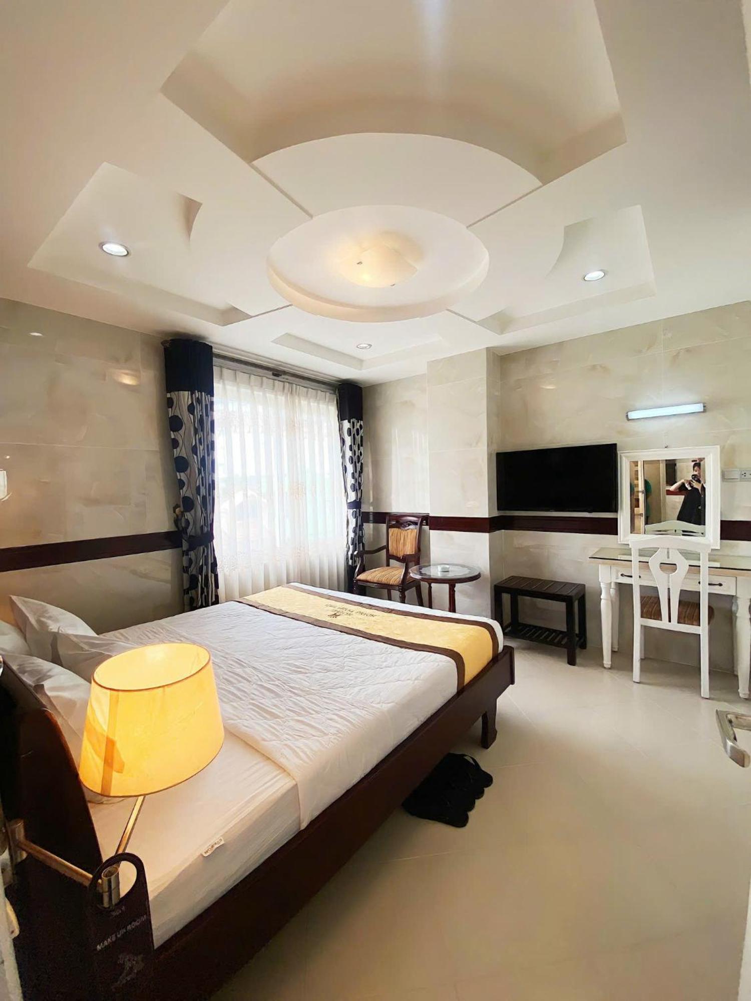 Hotel Hoang Thanh Thuy Airport 2 - Gan Am Thuc Dem Cho Hoang Hoa Tham