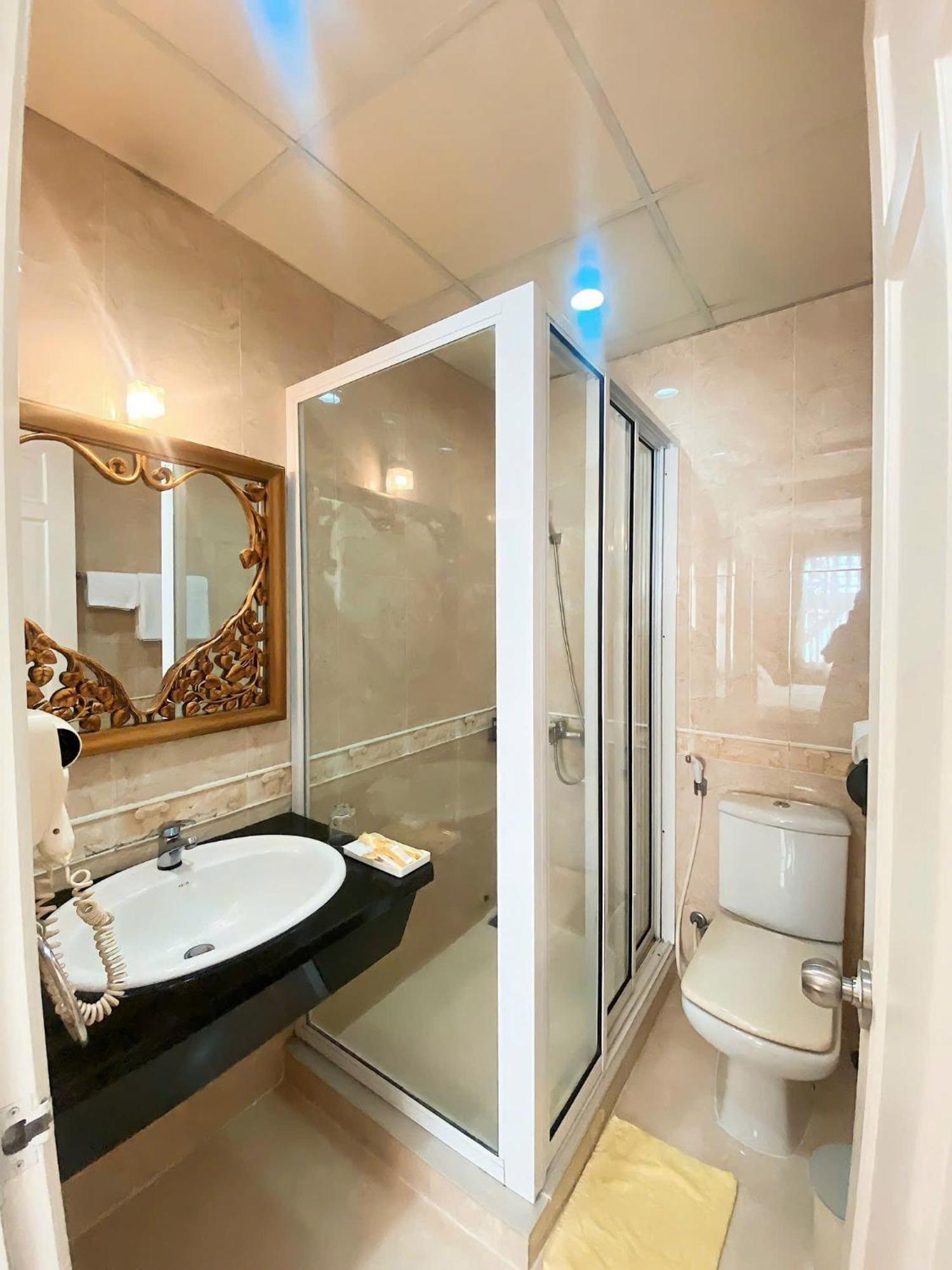 Hoang Thanh Thuy Airport 2 - Gan Am Thuc Dem Cho Hoang Hoa Tham Hotel Ho Chi Minh City