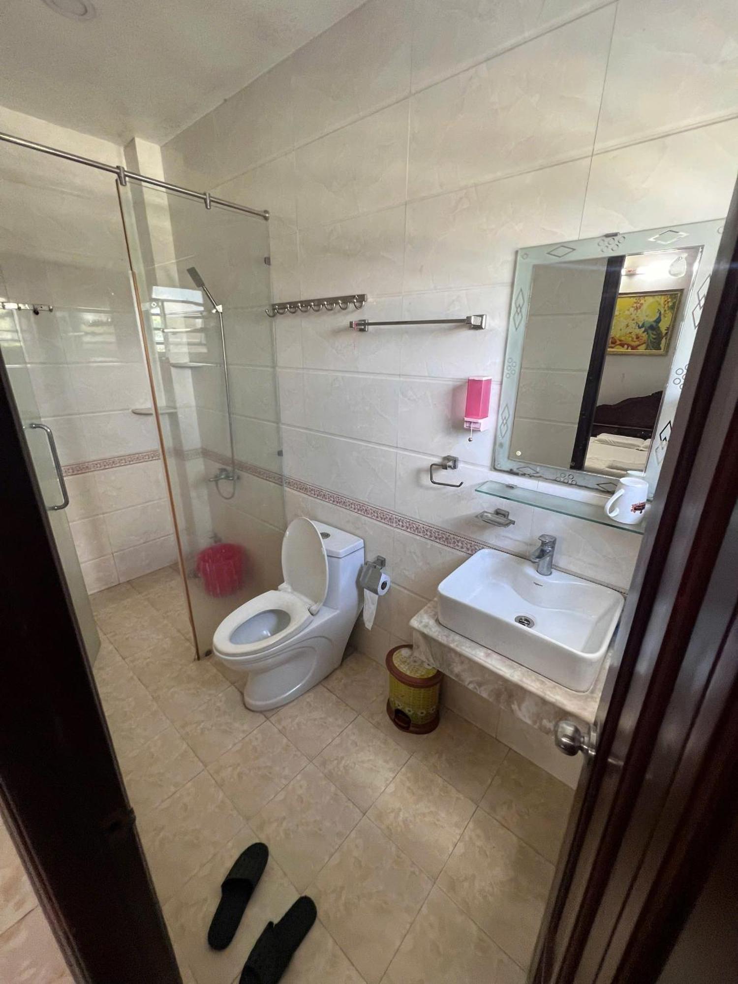 Hotel Nha Nghi Happy Ho Chi Minh City