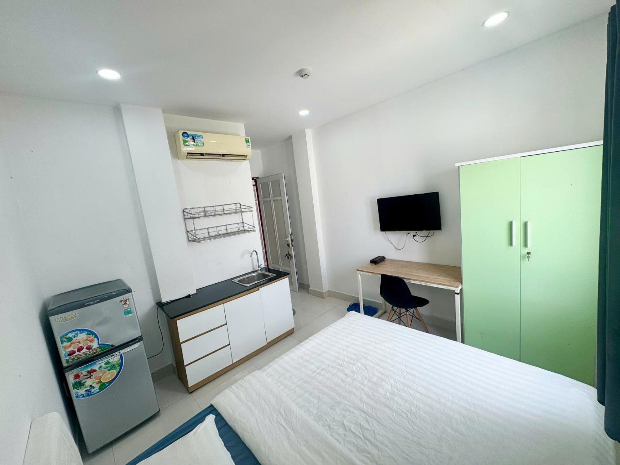 Khách sạn hẻo lánh Dlux Bui Them
