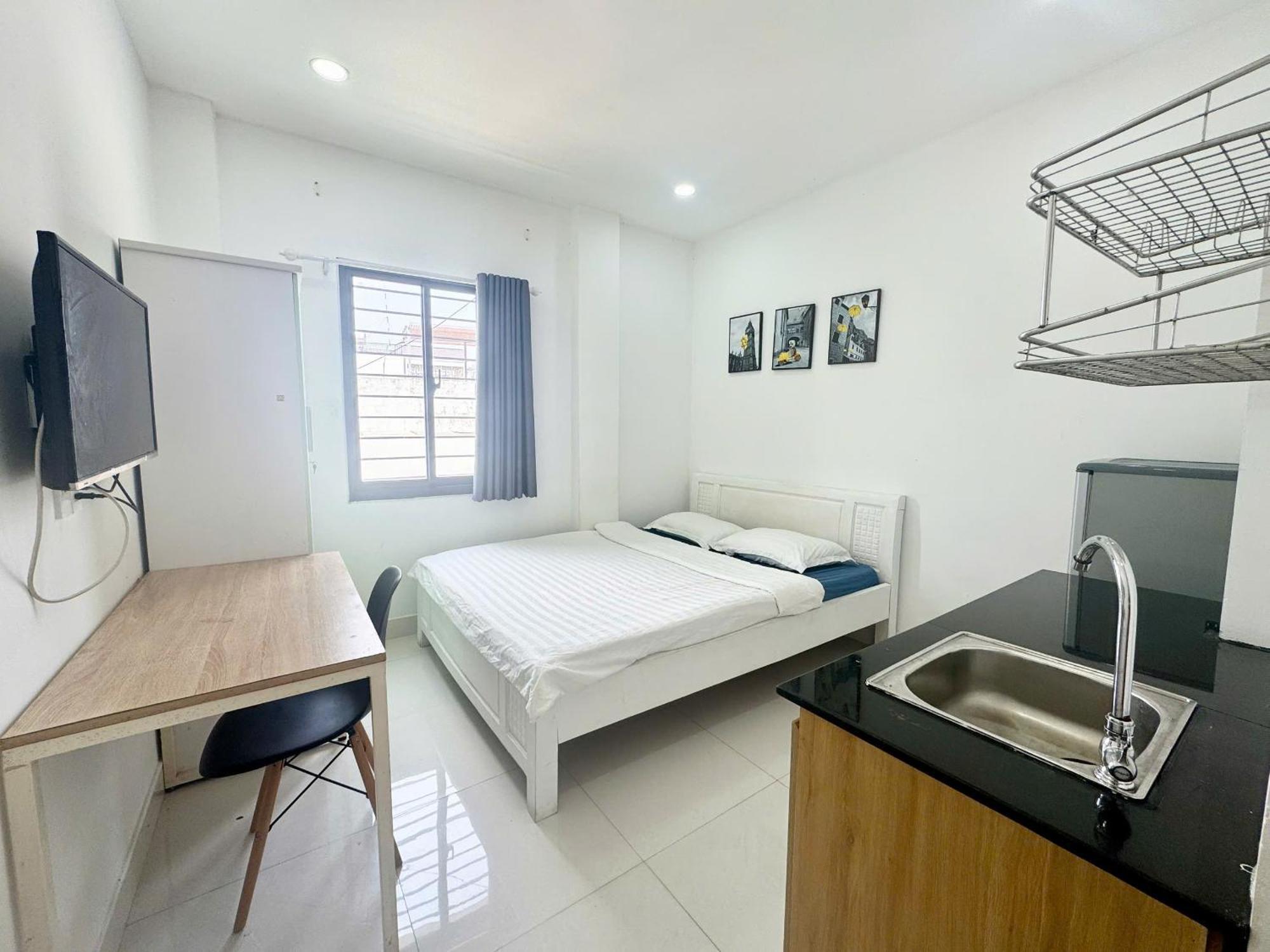 Khách sạn hẻo lánh Dlux Bui Them TP. Hồ Chí Minh
