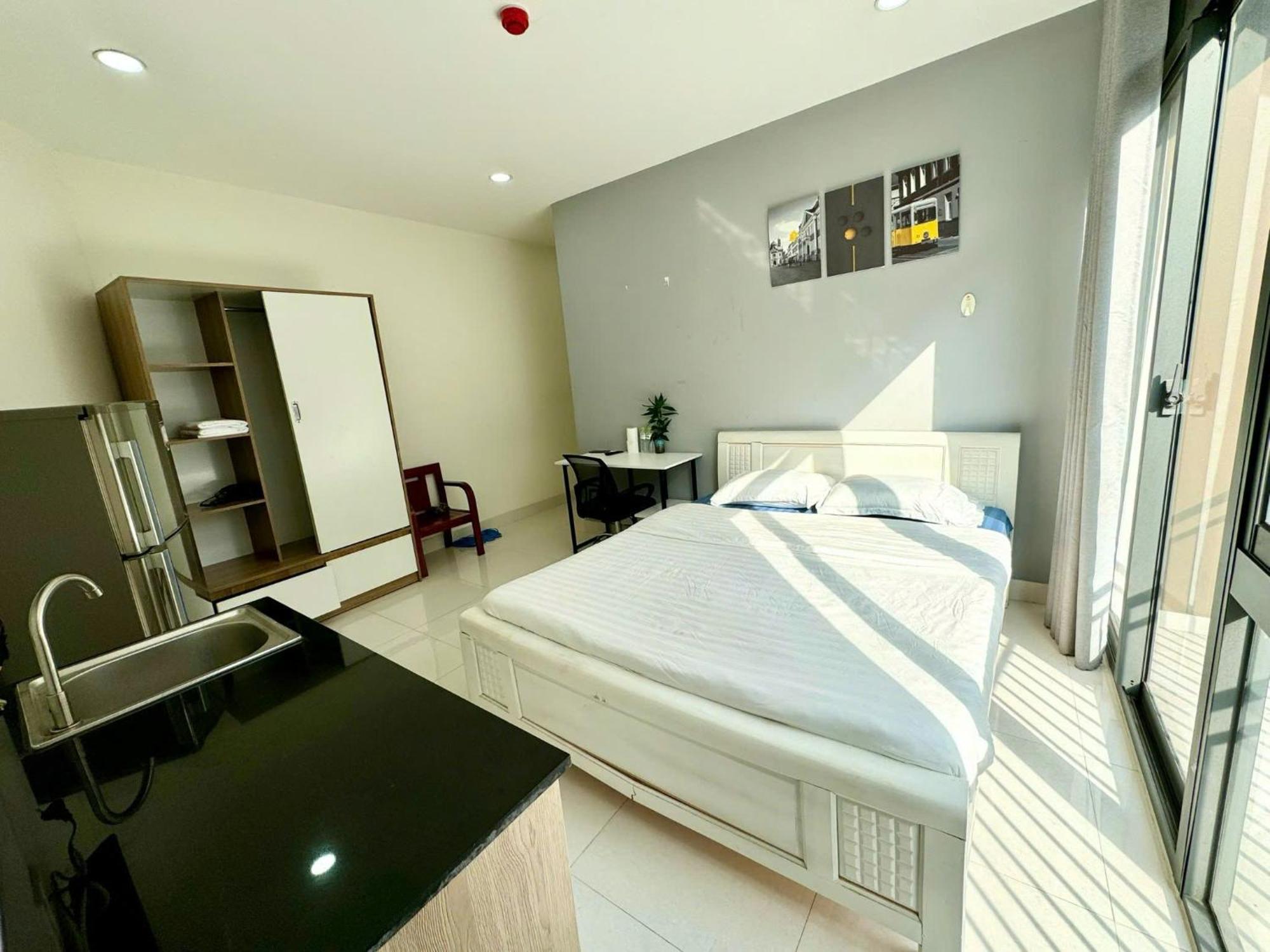 Khách sạn hẻo lánh Dlux Bui Them