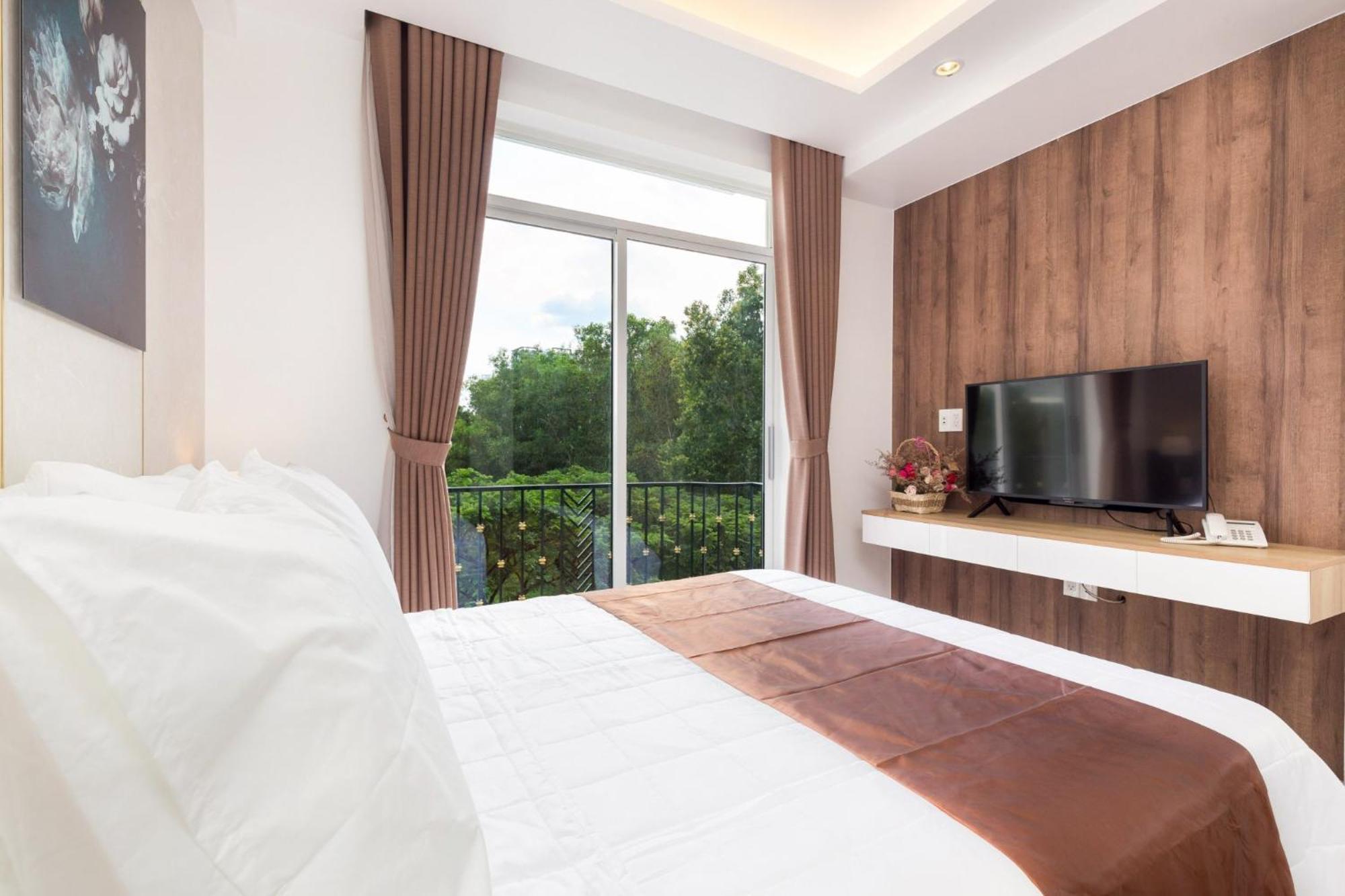 Nina Hotel *