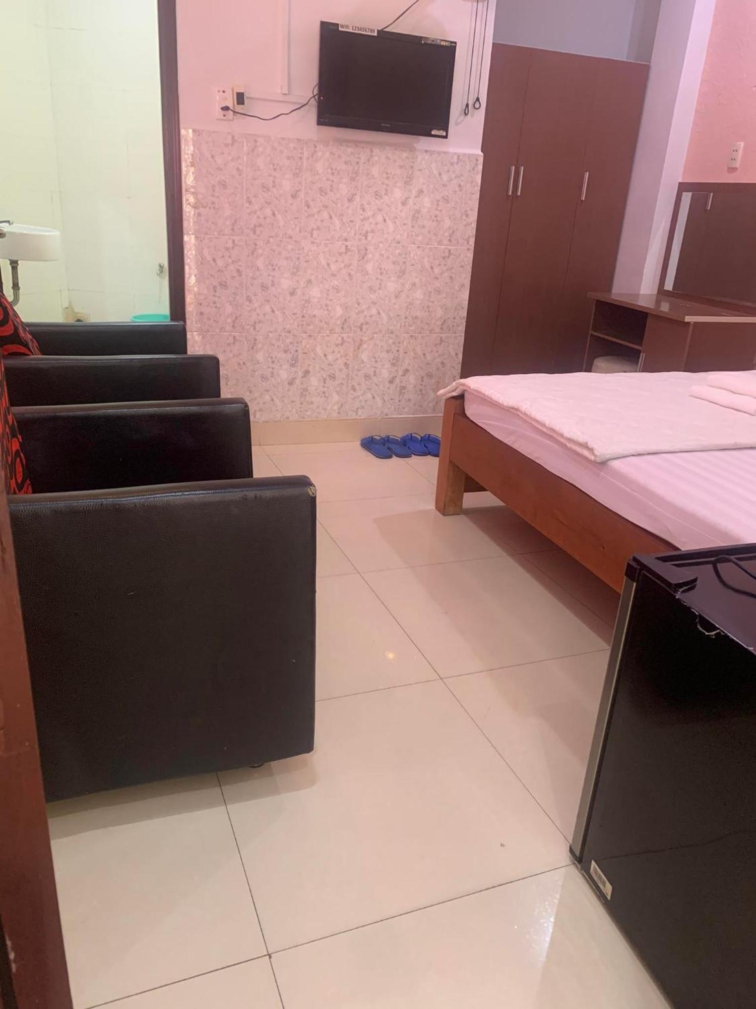 Hotel Khach San Anh Nguyet 1 *
