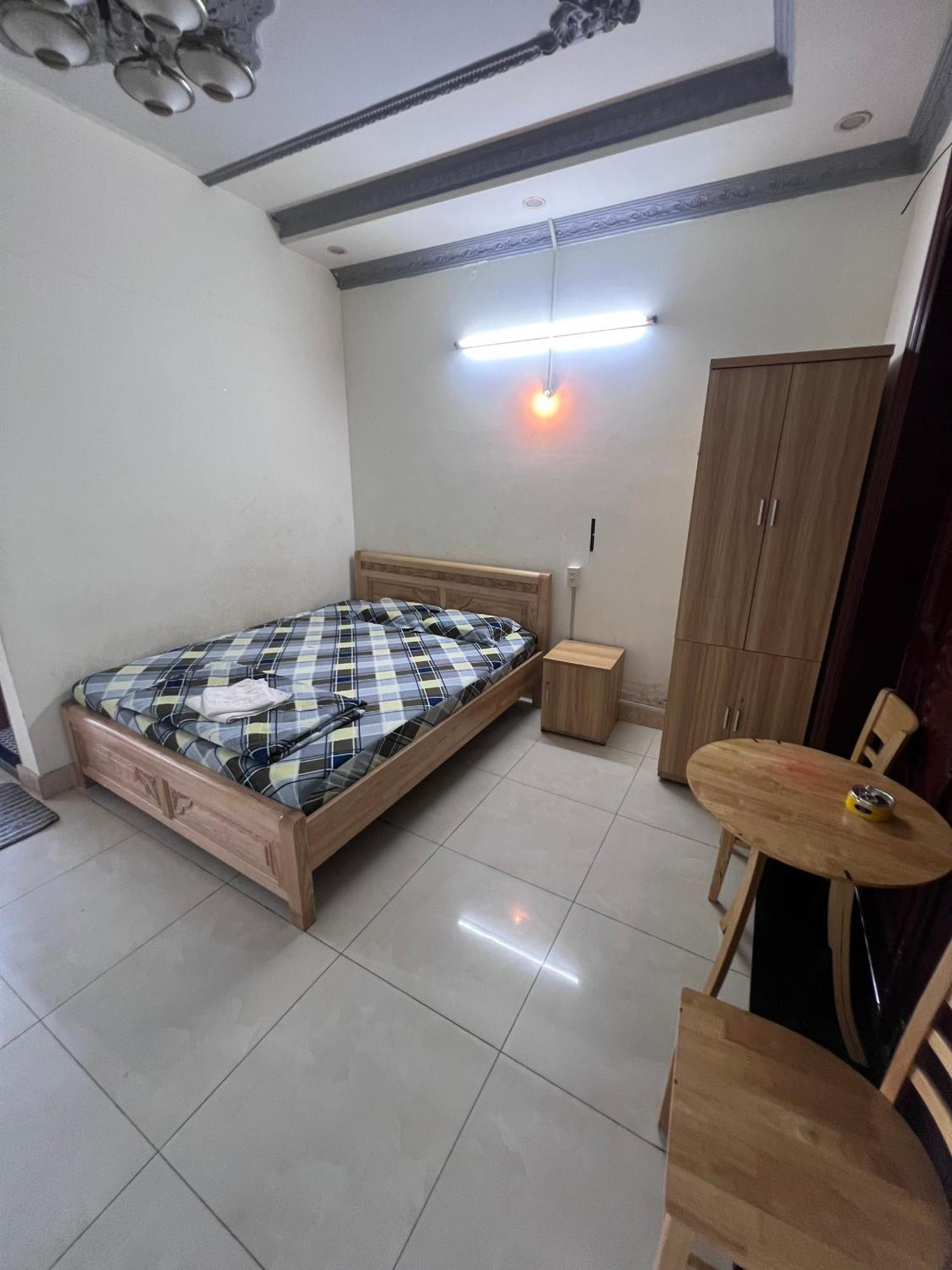 Nha Nghi Happy Hotel