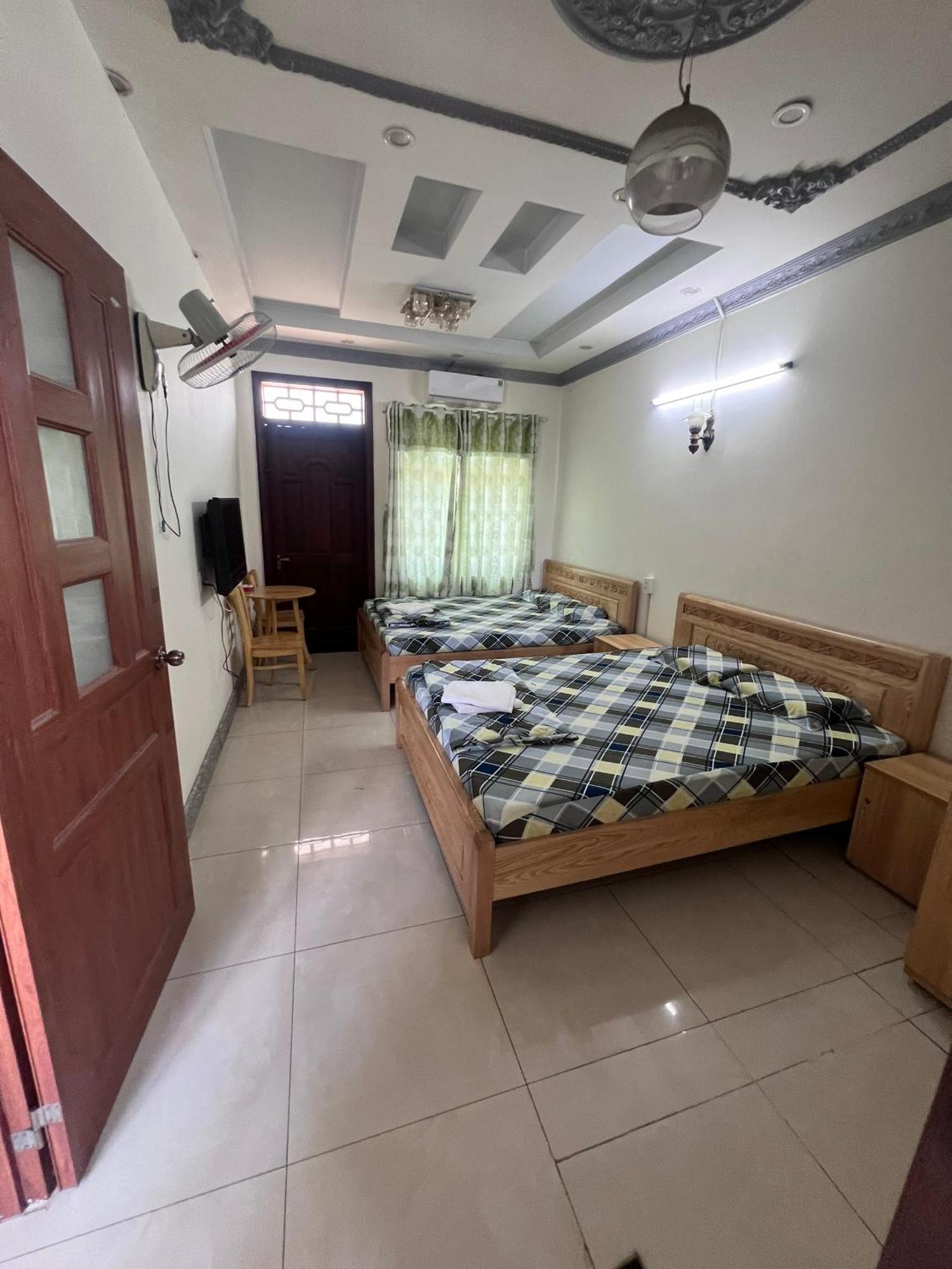 Nha Nghi Happy Hotel Ho Chi Minh City