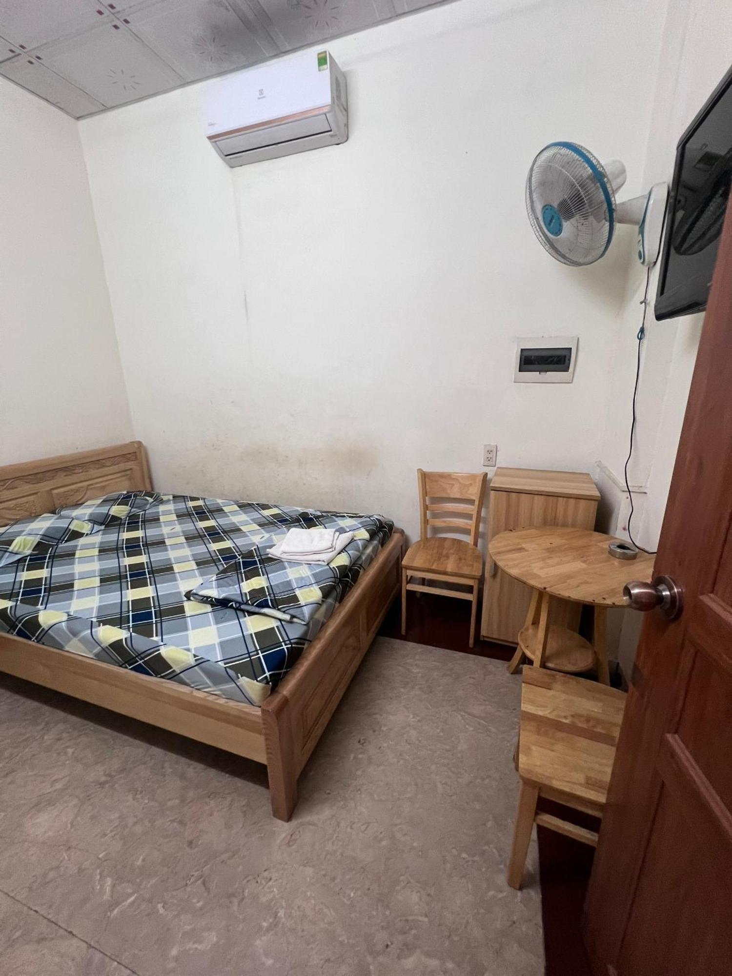 Nha Nghi Happy Hotel