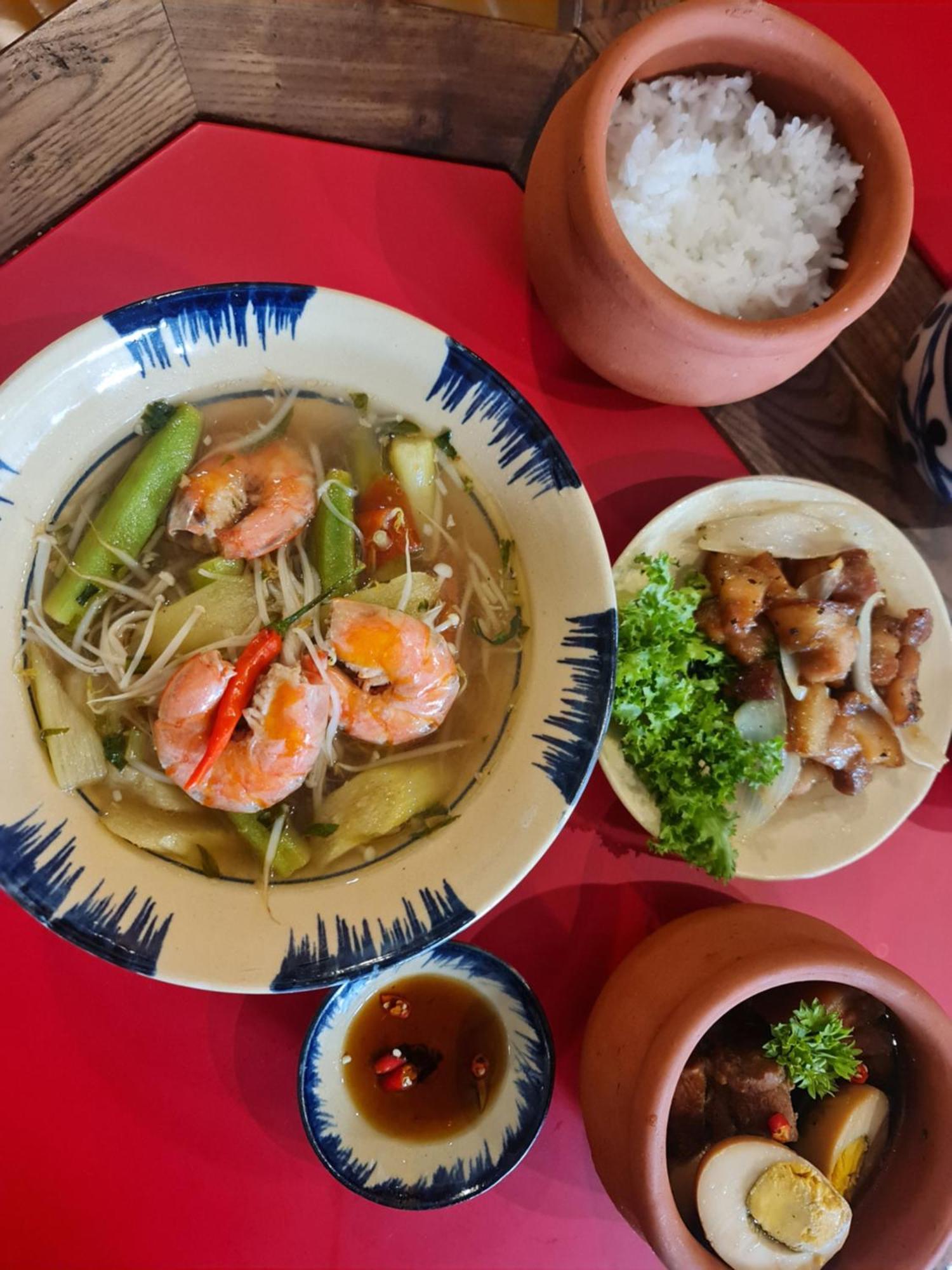 Myths Saigon Khách sạn