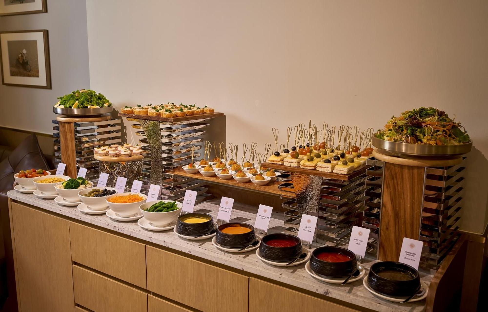 La Siesta Premium Saigon Khách sạn