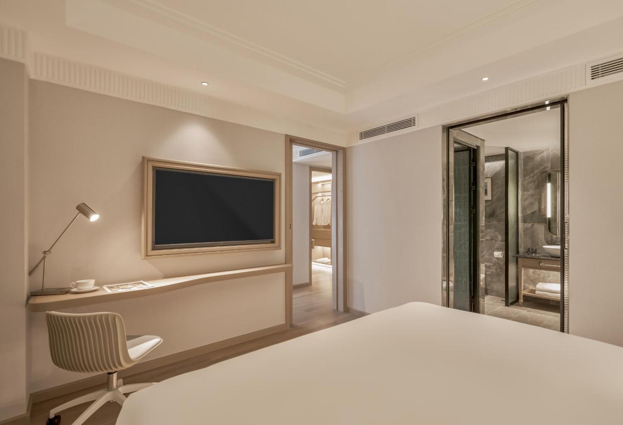 Khách sạn La Siesta Premium Saigon
