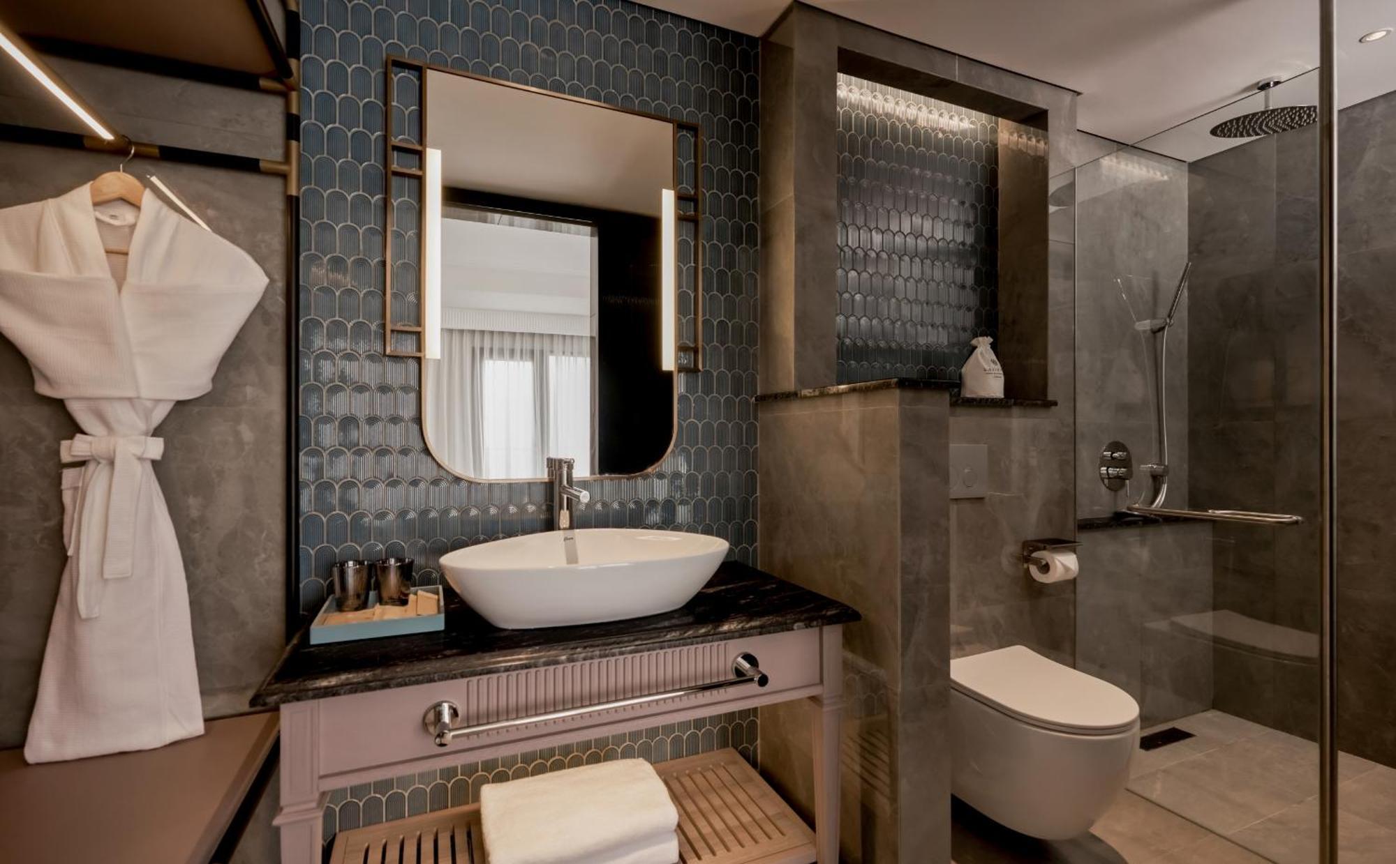 La Siesta Premium Saigon Khách sạn 5*